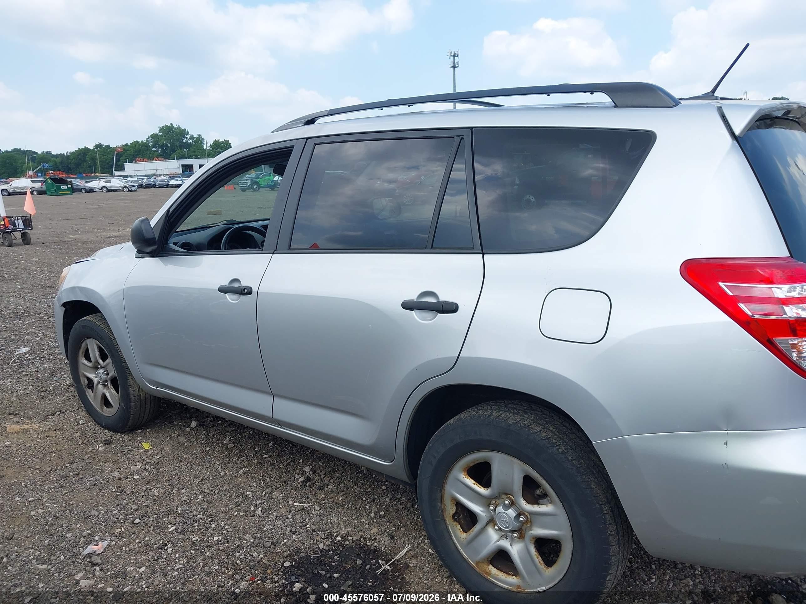 2011 Toyota Rav4   Silver vin: 2T3BF4DV4BW128700