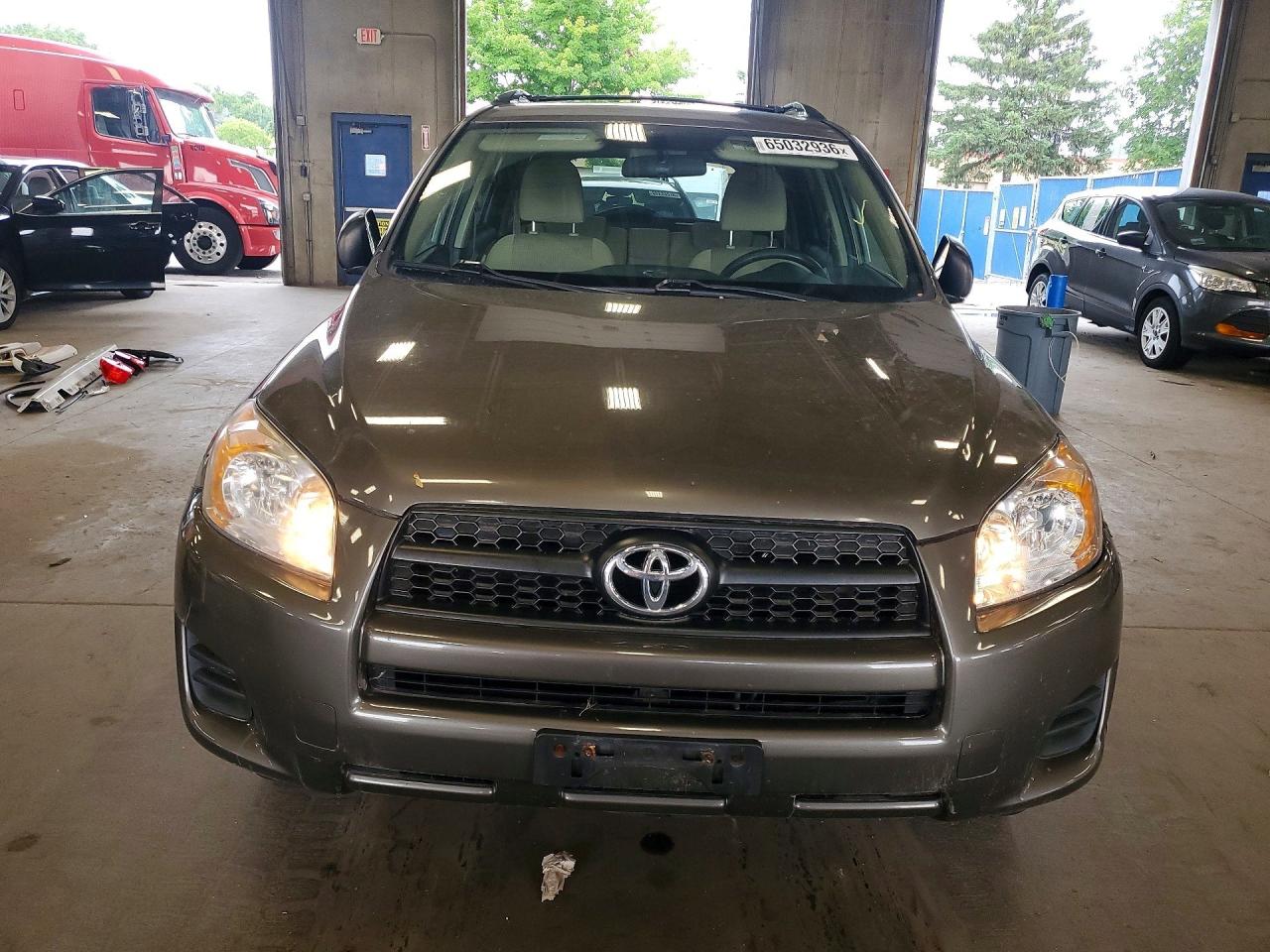 2011 Toyota Rav4 Base Brown vin: 2T3BF4DV4BW140801