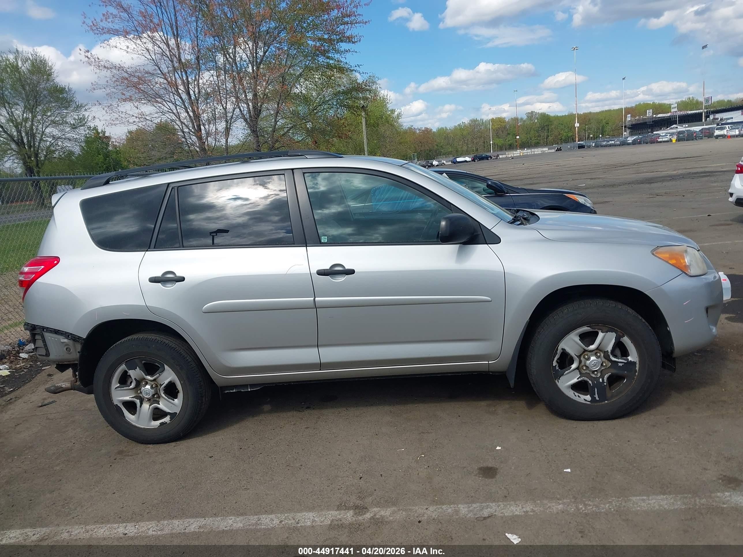 2011 Toyota Rav4 Серебряный vin: 2T3BF4DV4BW143844