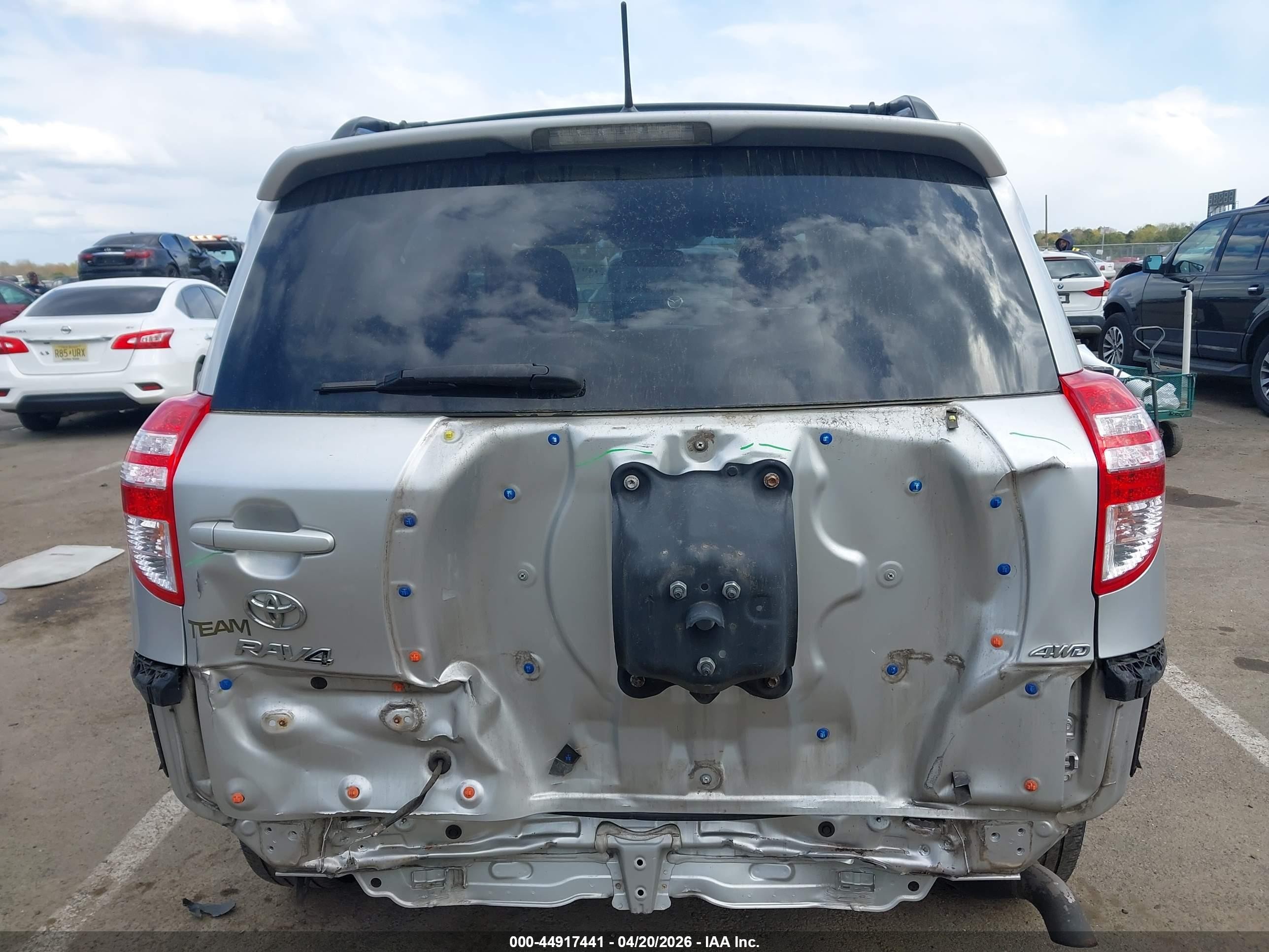 2011 Toyota Rav4 Серебряный vin: 2T3BF4DV4BW143844