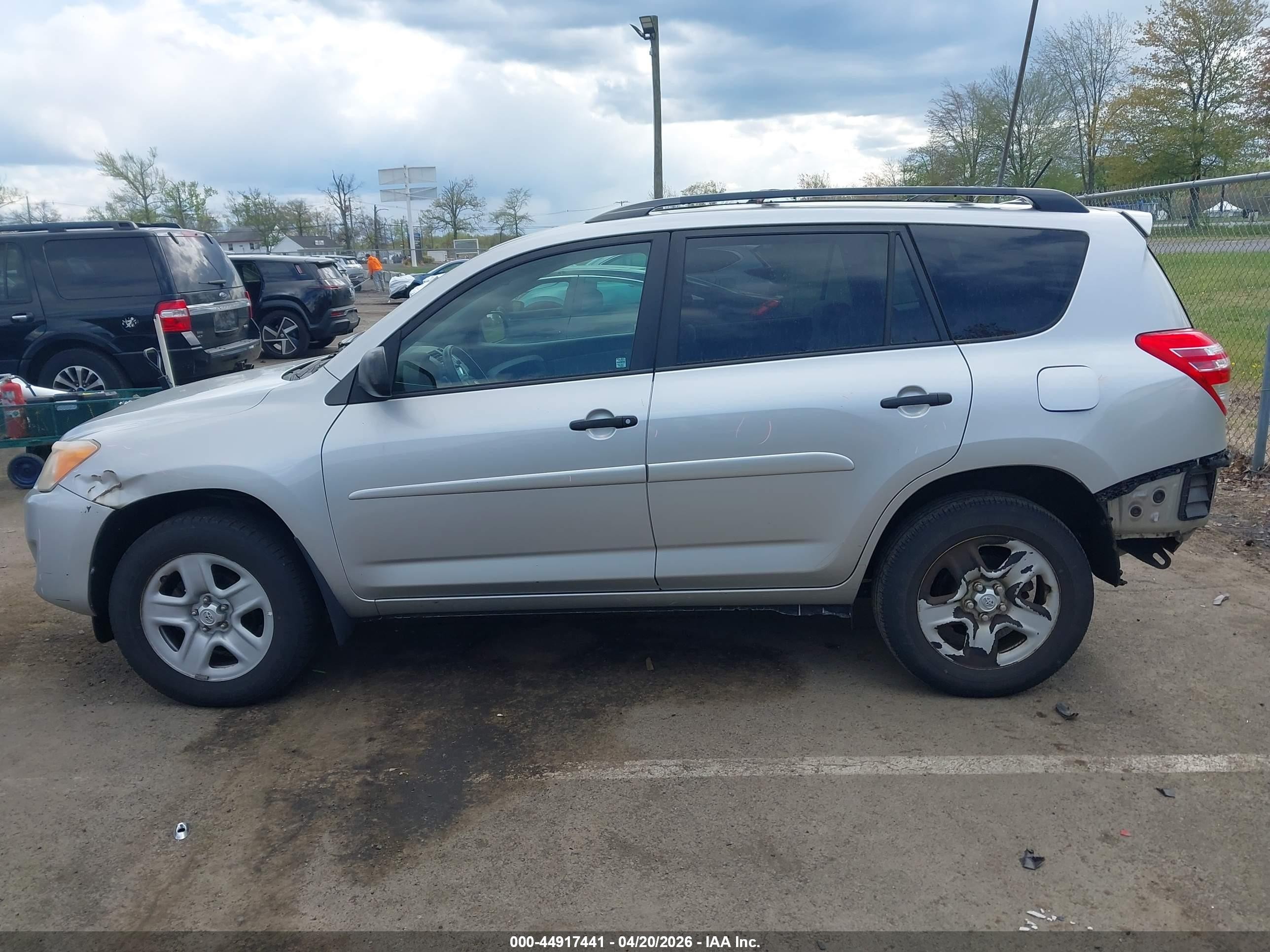 2011 Toyota Rav4 Серебряный vin: 2T3BF4DV4BW143844