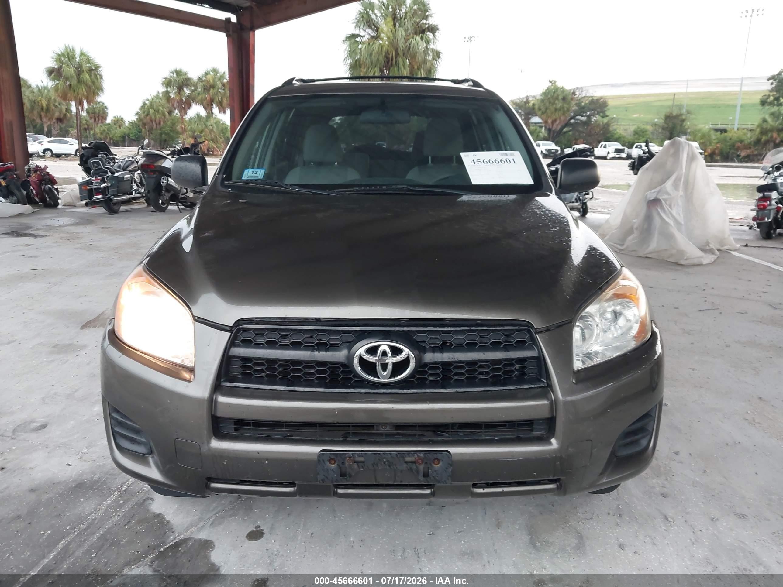 2011 Toyota Rav4   Коричневый vin: 2T3BF4DV4BW158635