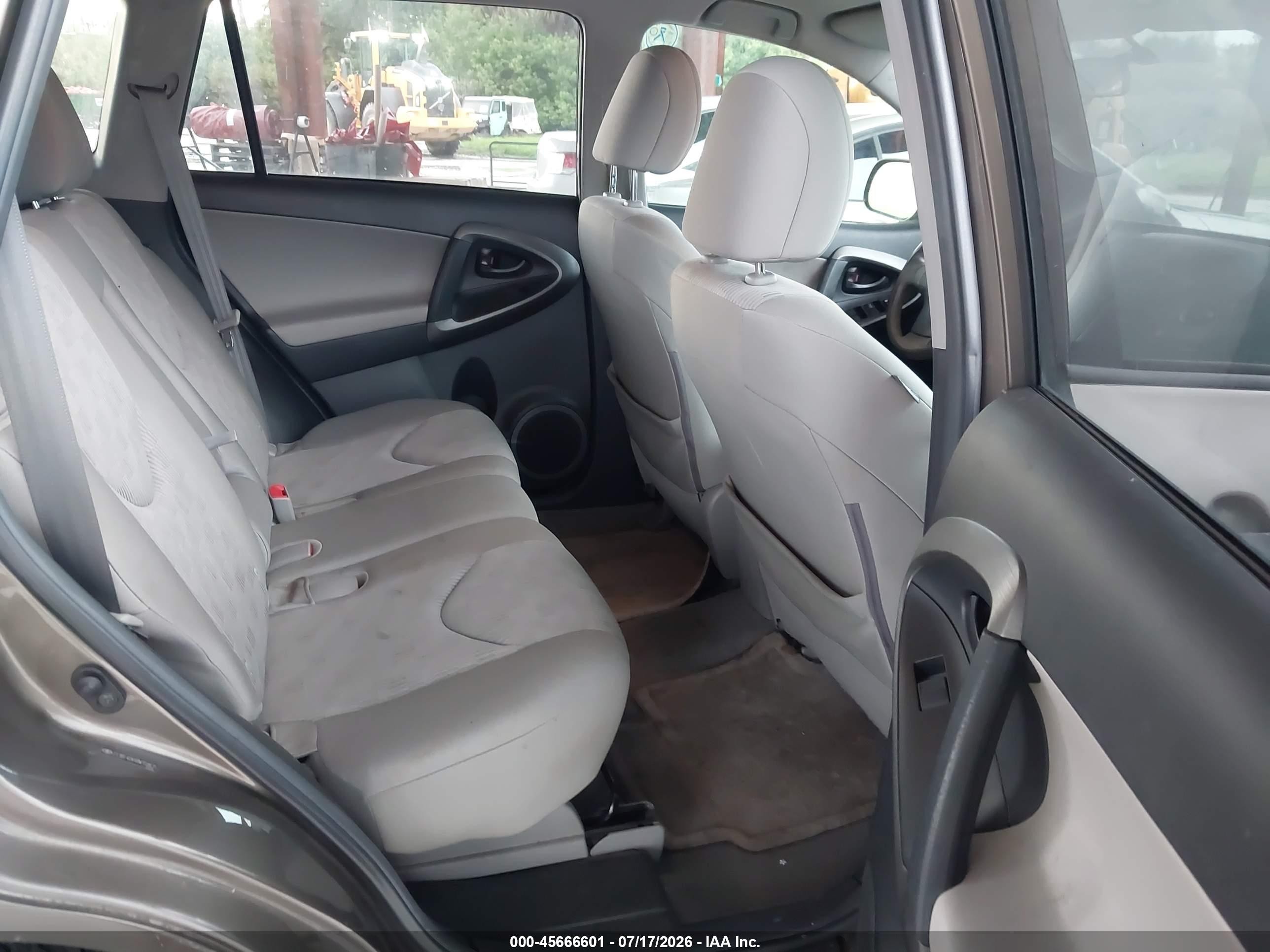 2011 Toyota Rav4   Коричневый vin: 2T3BF4DV4BW158635
