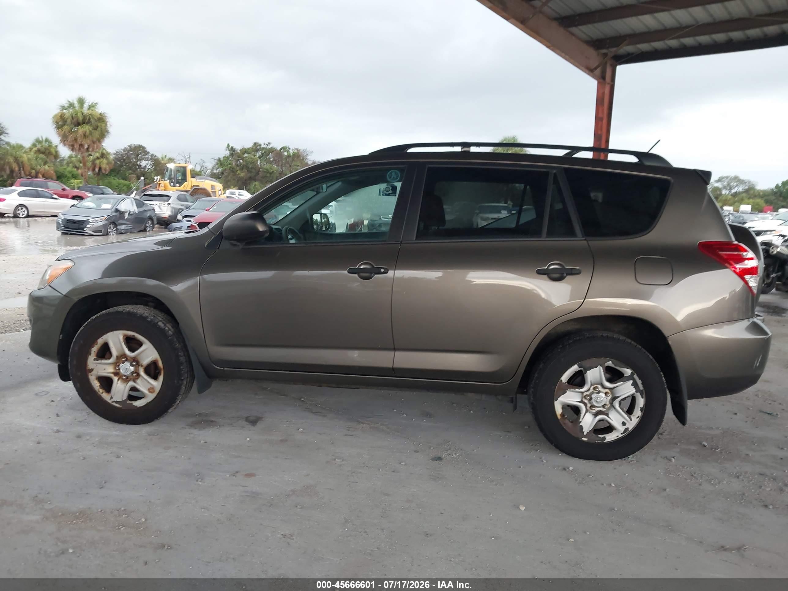 2011 Toyota Rav4   Коричневый vin: 2T3BF4DV4BW158635