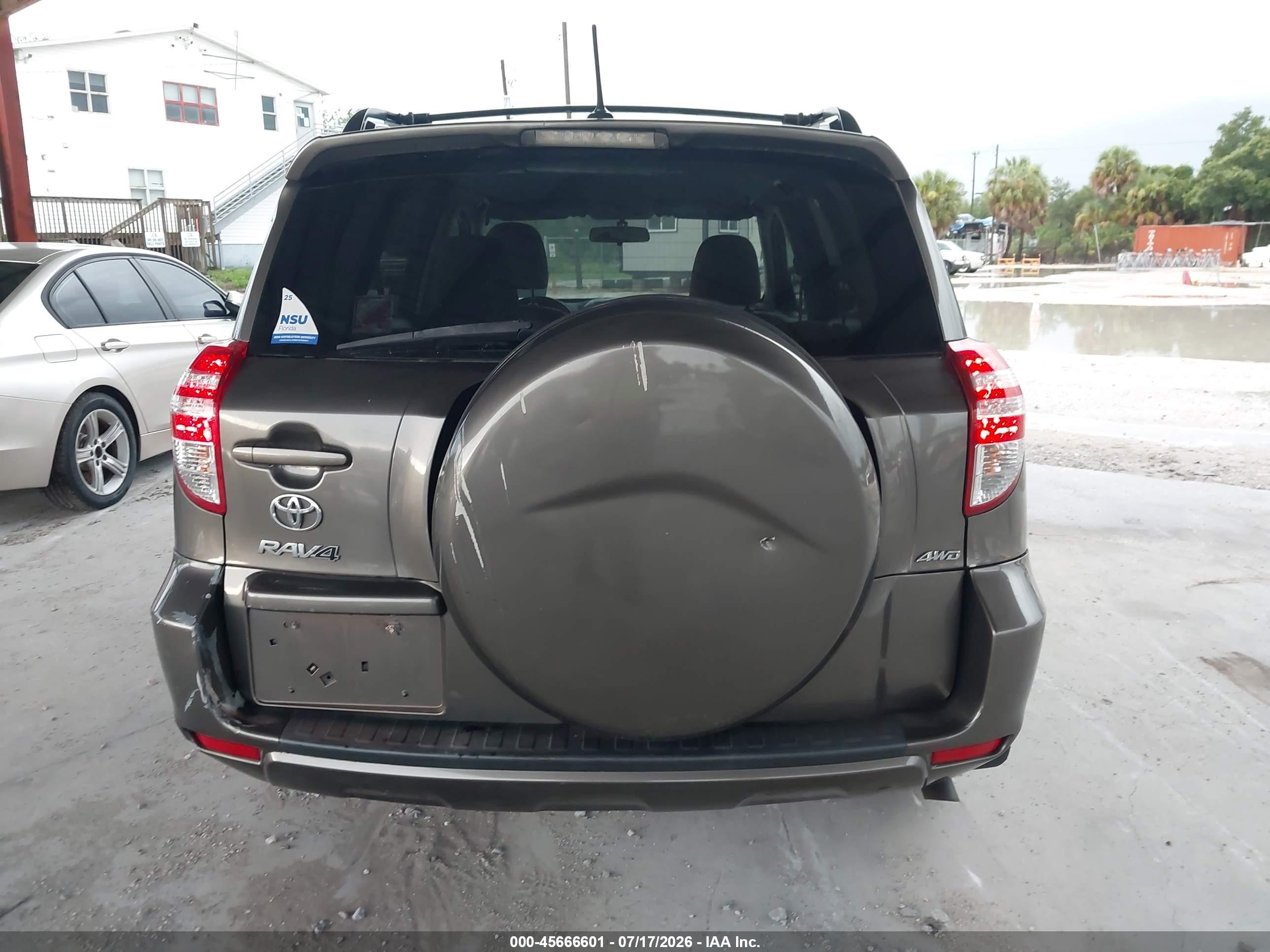 2011 Toyota Rav4   Коричневый vin: 2T3BF4DV4BW158635