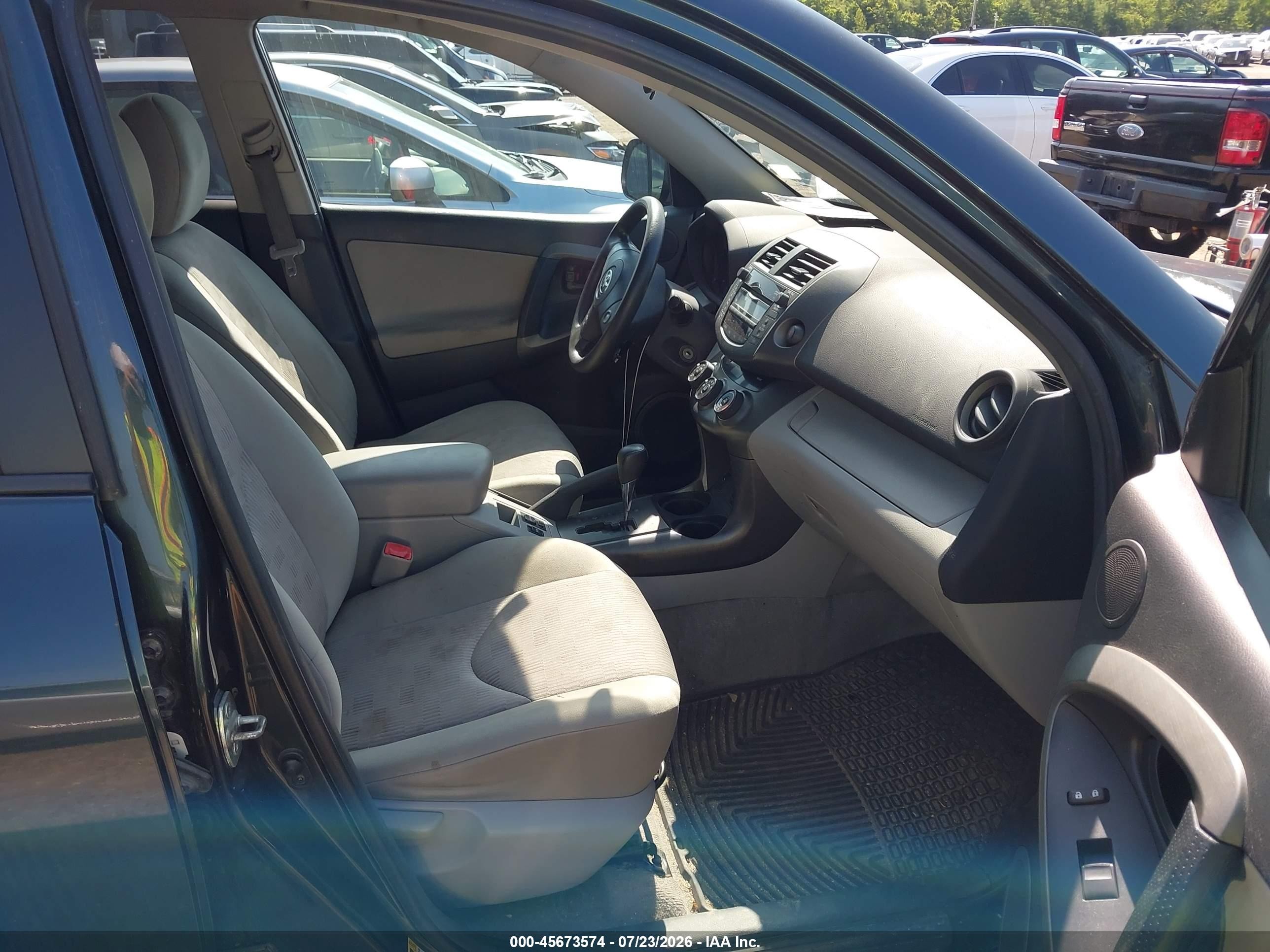 2011 Toyota Rav4   Черный vin: 2T3BF4DV4BW164046