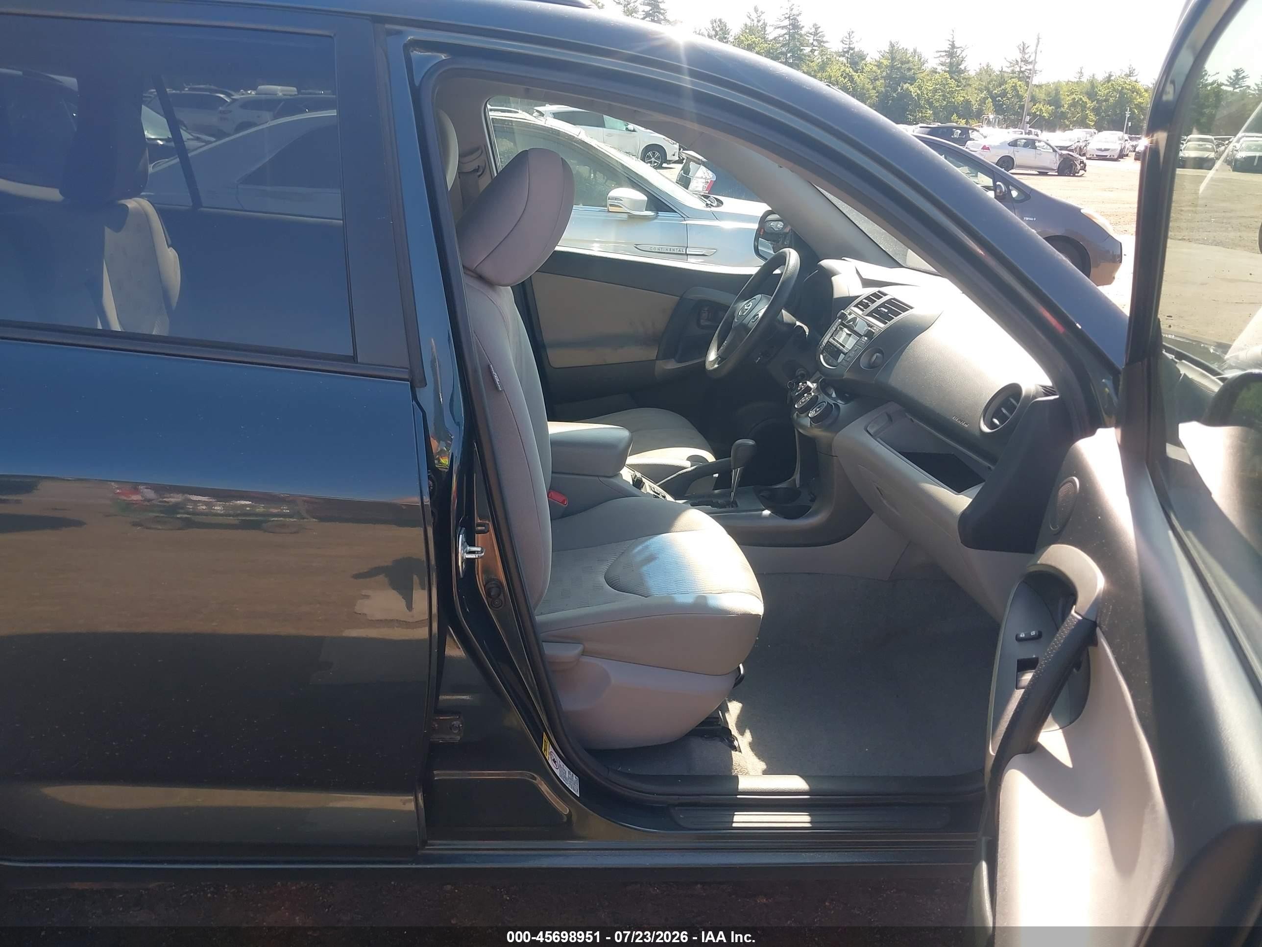2011 Toyota Rav4   Green vin: 2T3BF4DV4BW165827
