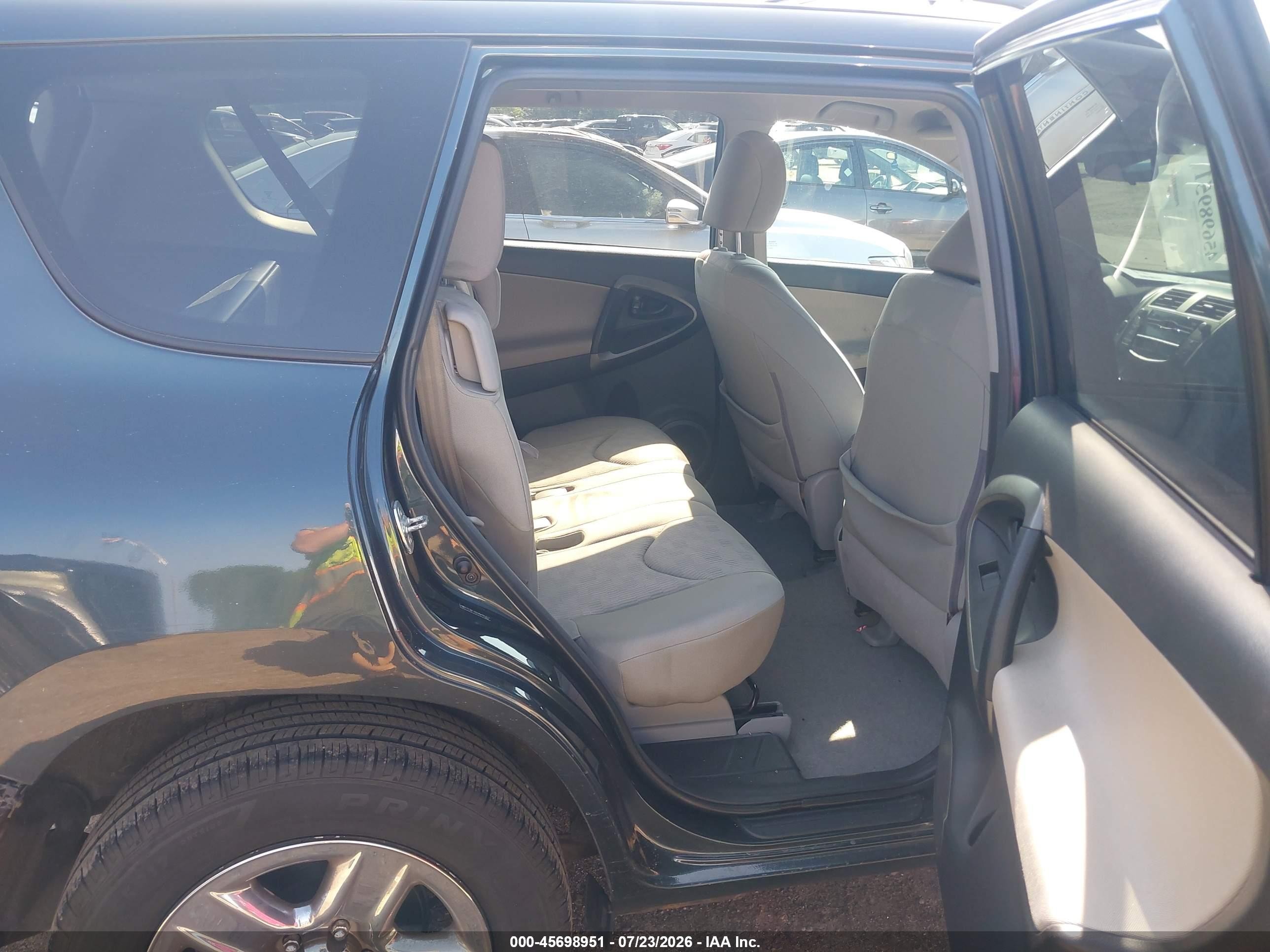 2011 Toyota Rav4   Green vin: 2T3BF4DV4BW165827