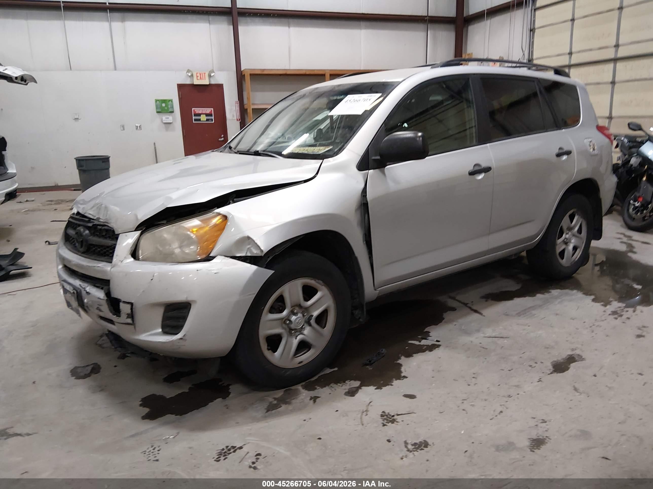2011 Toyota Rav4   Gray vin: 2T3BF4DV4BW169053