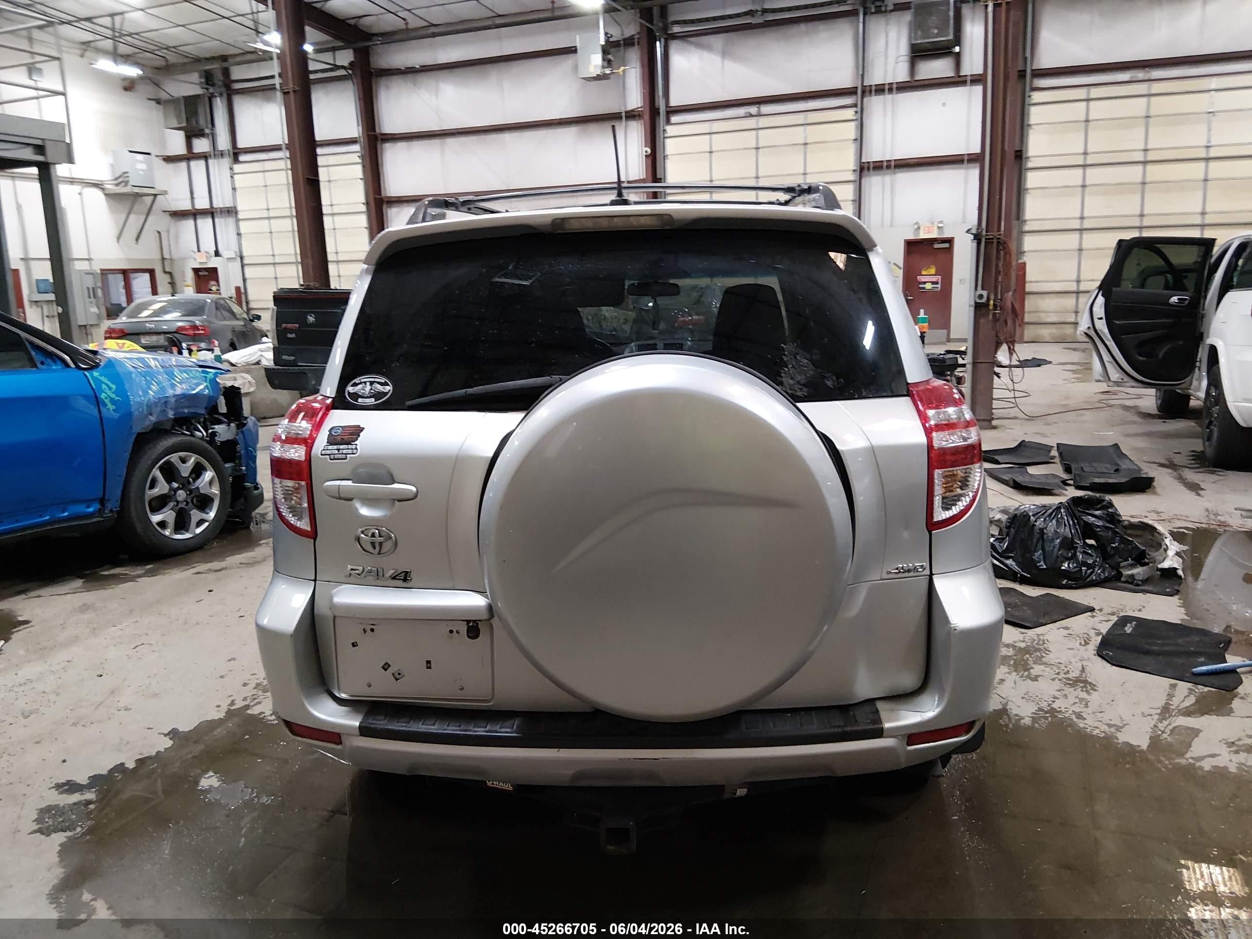 2011 Toyota Rav4   Gray vin: 2T3BF4DV4BW169053