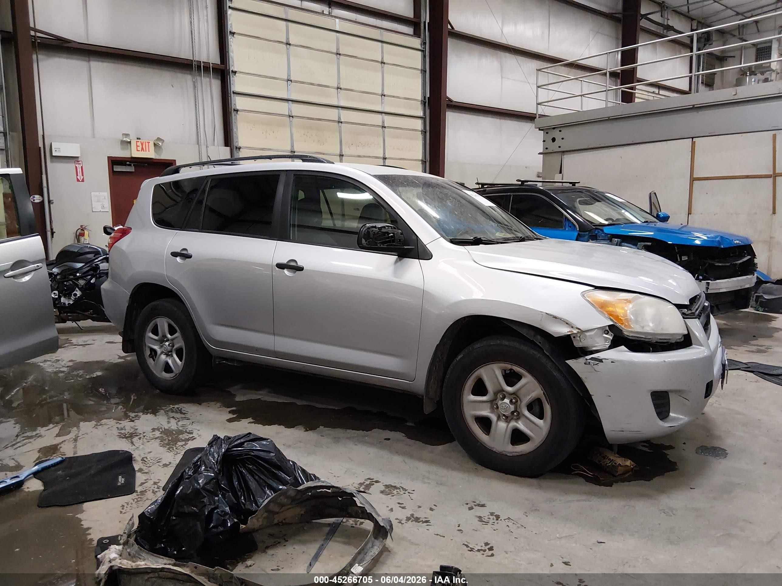 2011 Toyota Rav4   Gray vin: 2T3BF4DV4BW169053