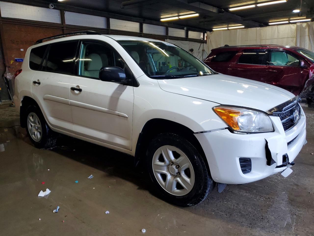 2012 Toyota Rav4 Base White vin: 2T3BF4DV4CW179048