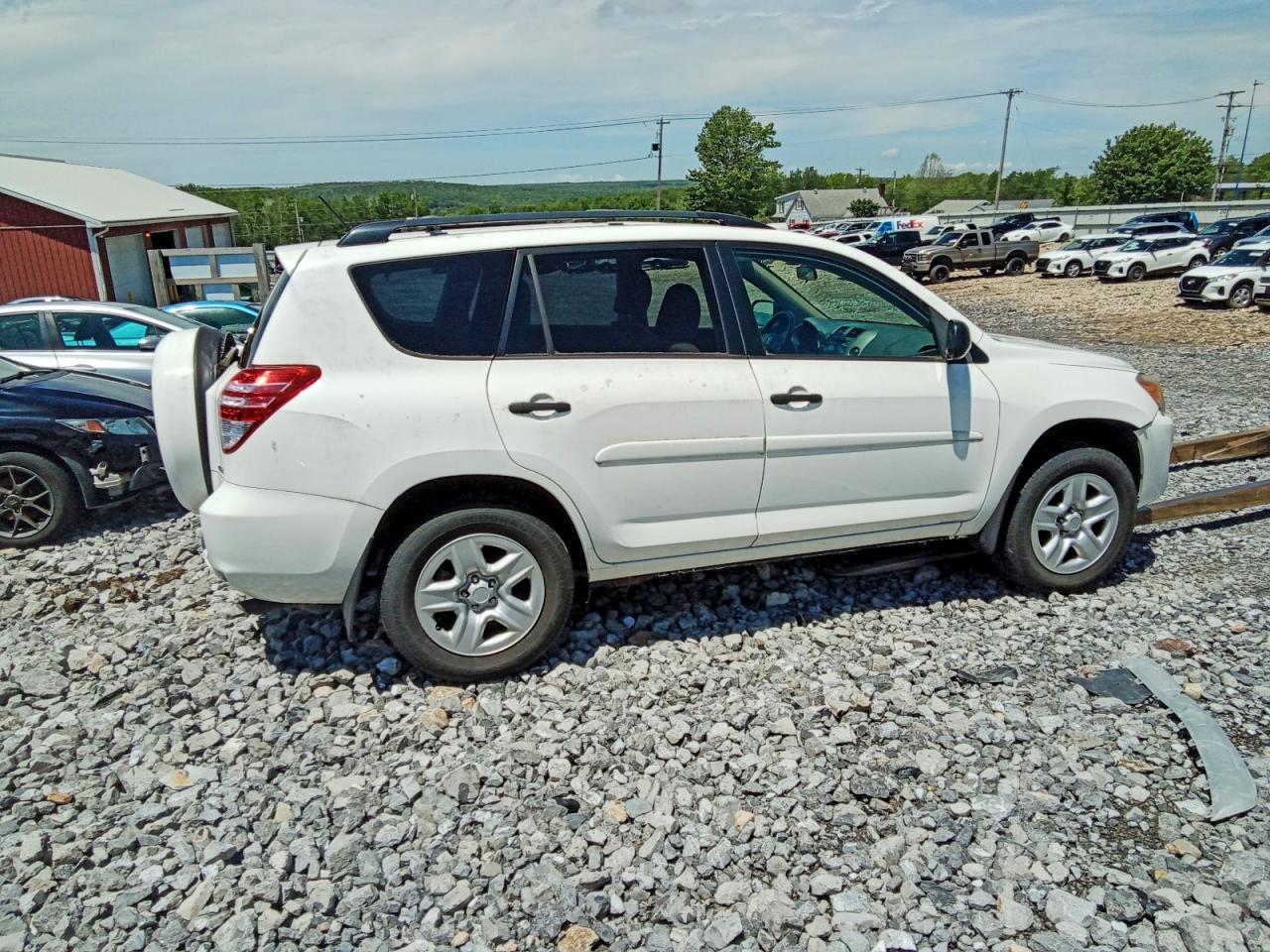 2012 Toyota Rav4 Base White vin: 2T3BF4DV4CW179048