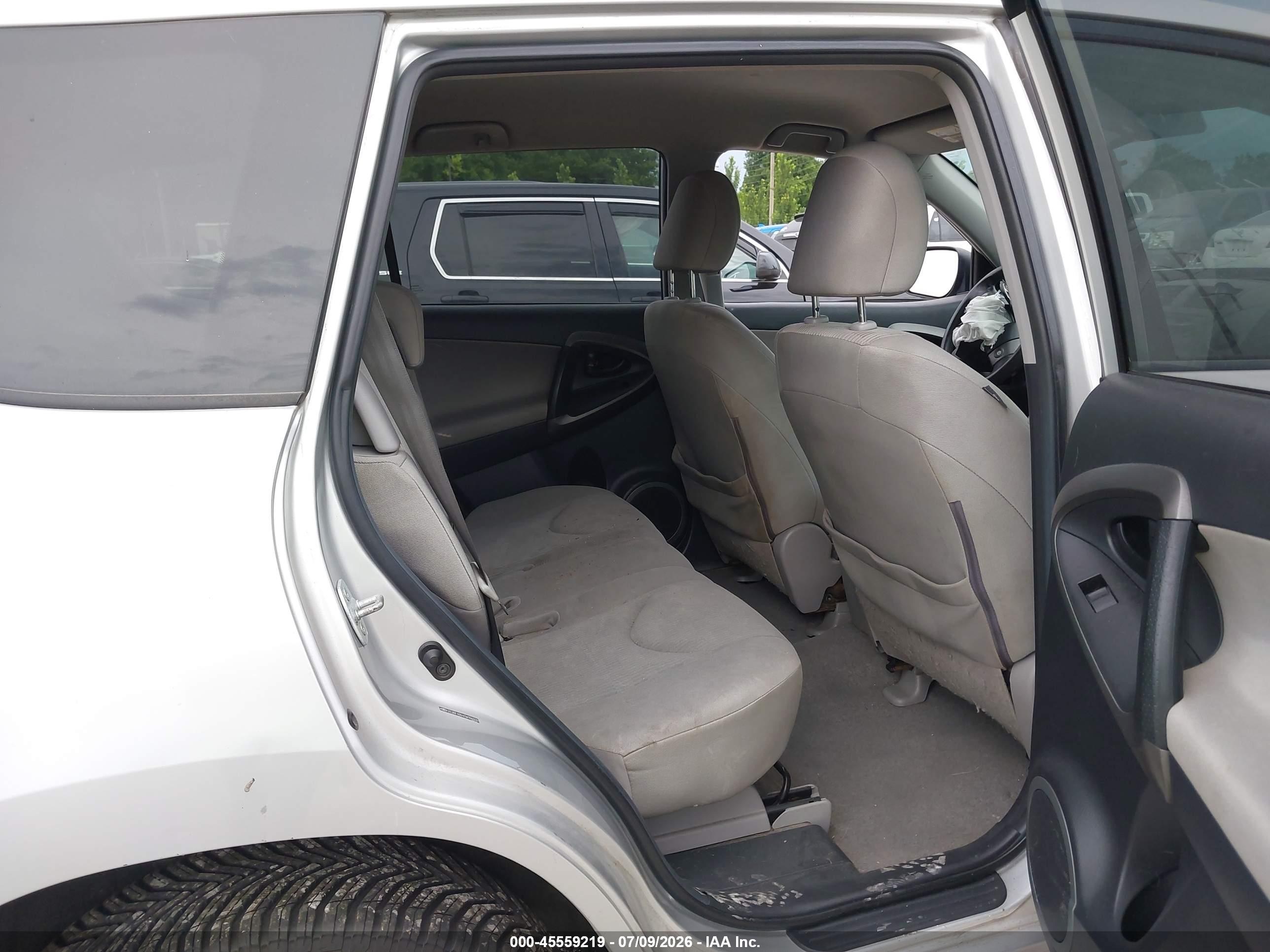 2012 Toyota Rav4   Silver vin: 2T3BF4DV4CW194939