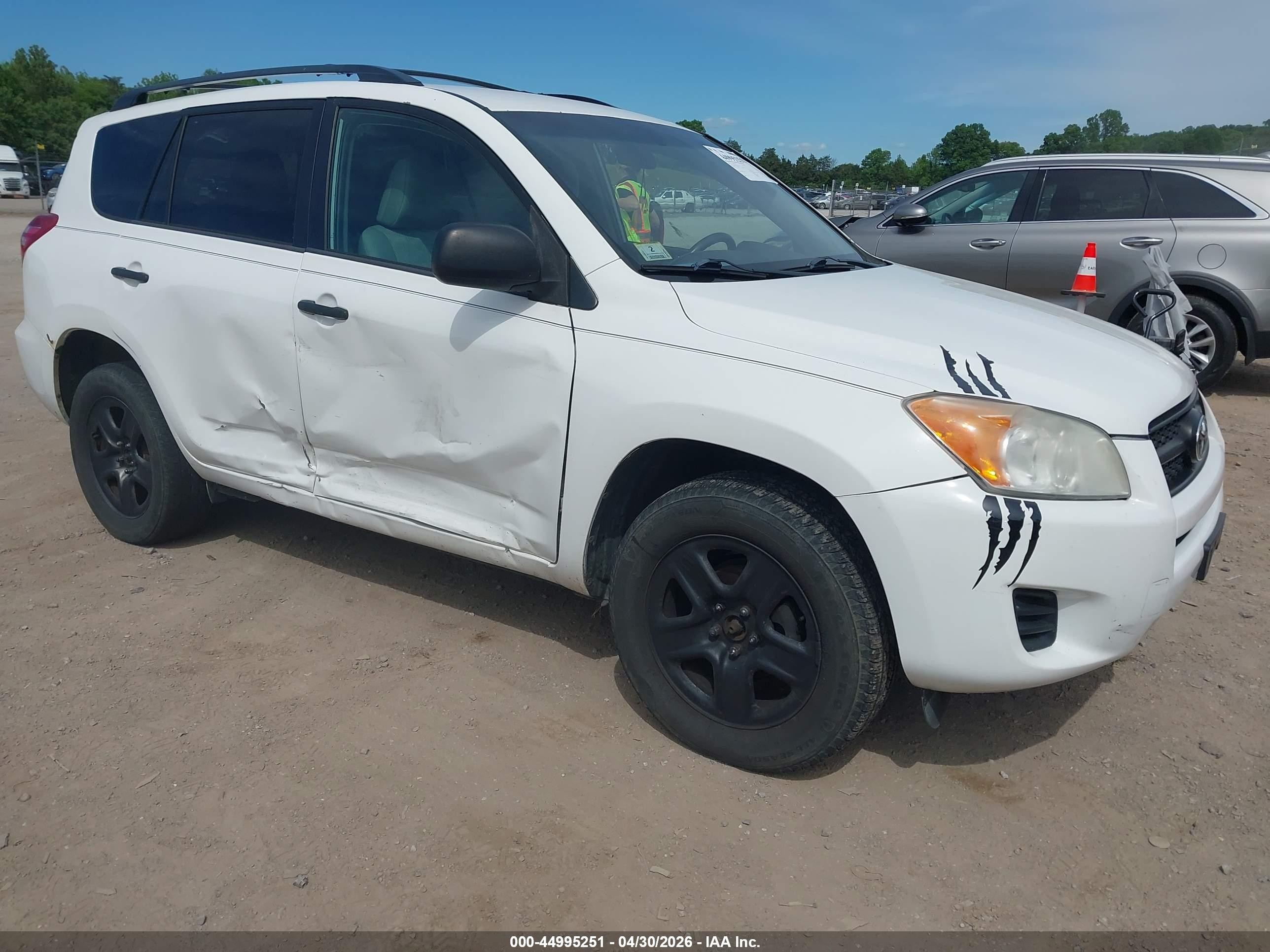 2012 Toyota Rav4   White vin: 2T3BF4DV4CW215918