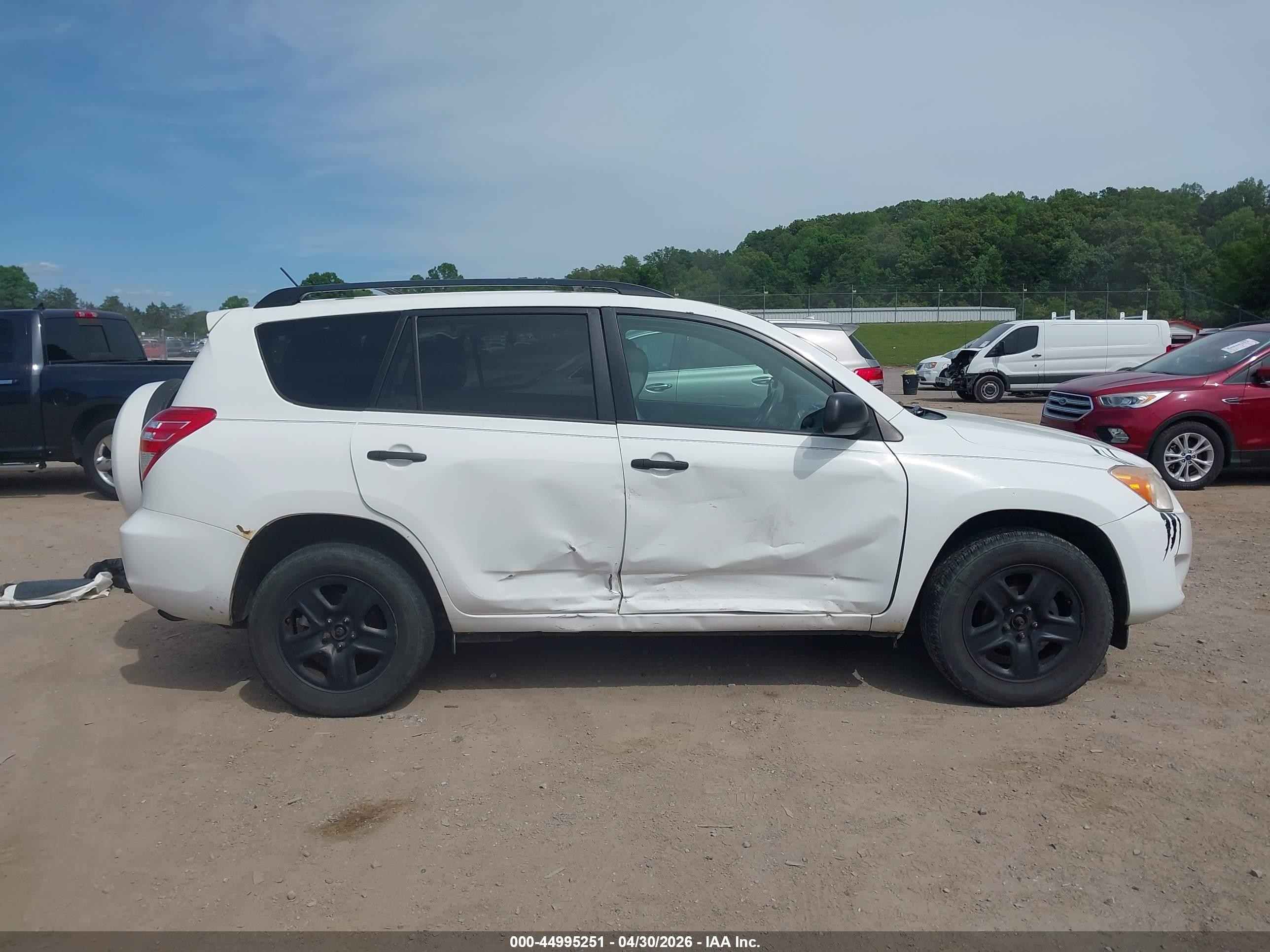 2012 Toyota Rav4   White vin: 2T3BF4DV4CW215918