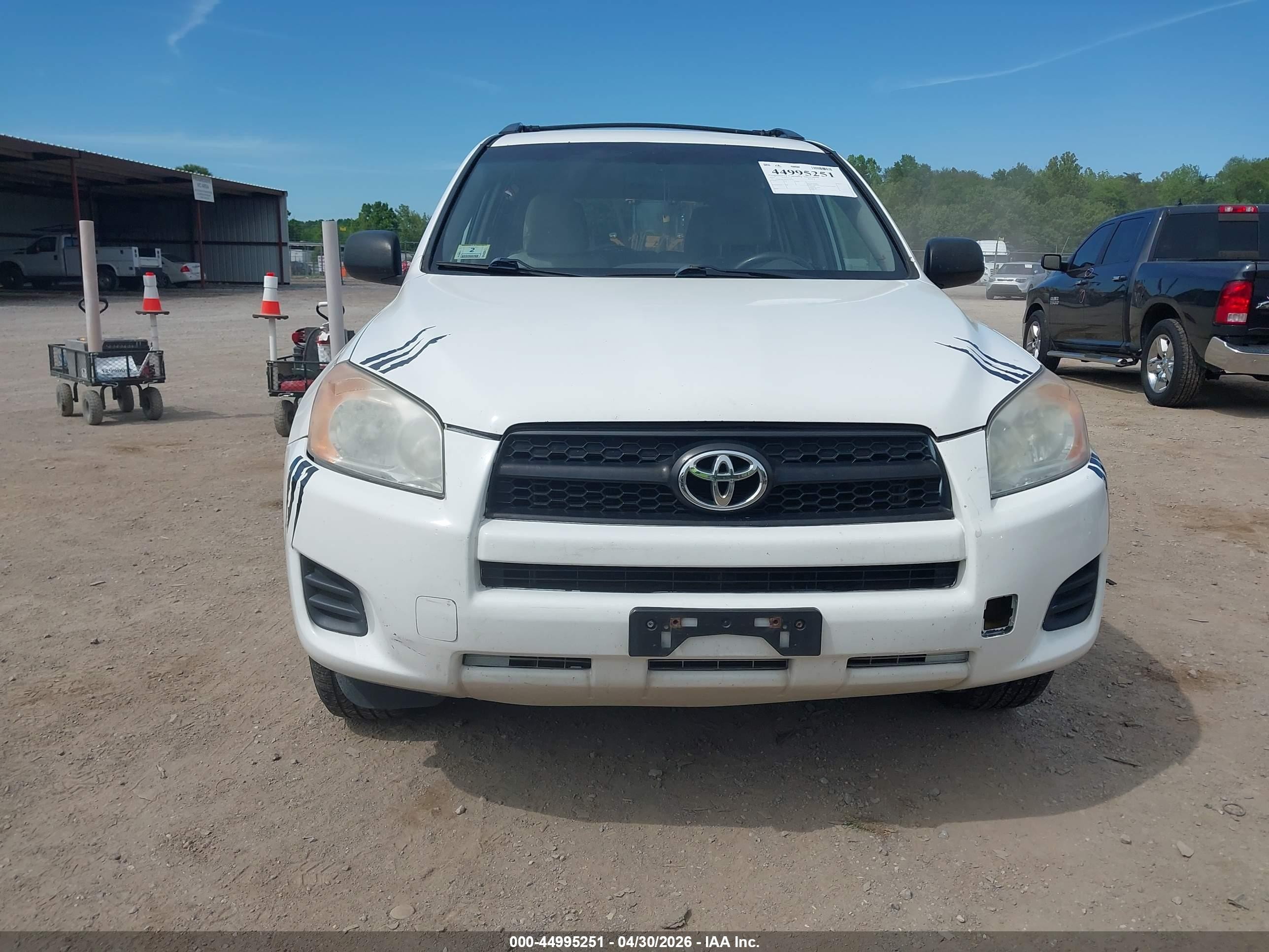 2012 Toyota Rav4   White vin: 2T3BF4DV4CW215918