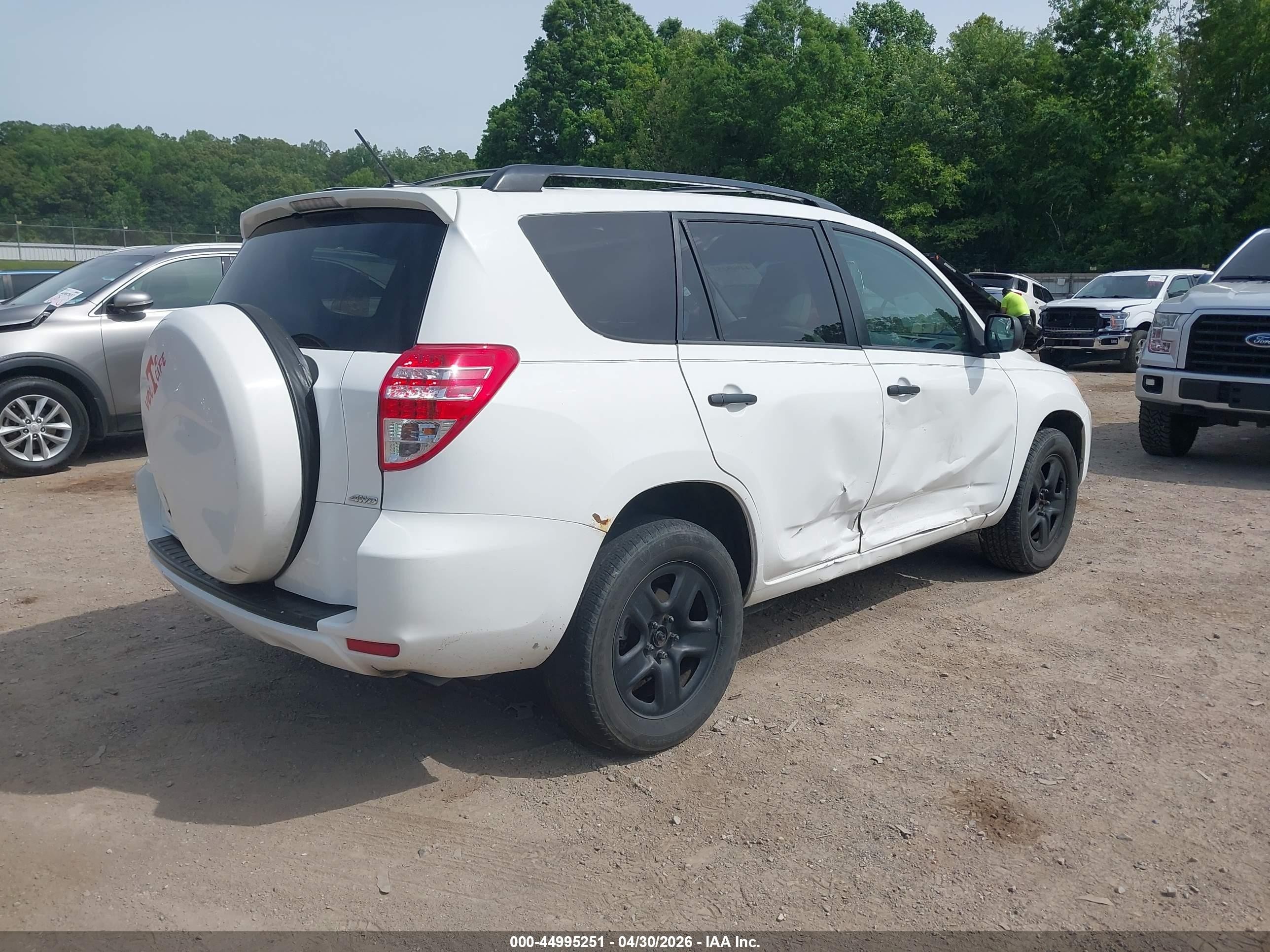 2012 Toyota Rav4   White vin: 2T3BF4DV4CW215918