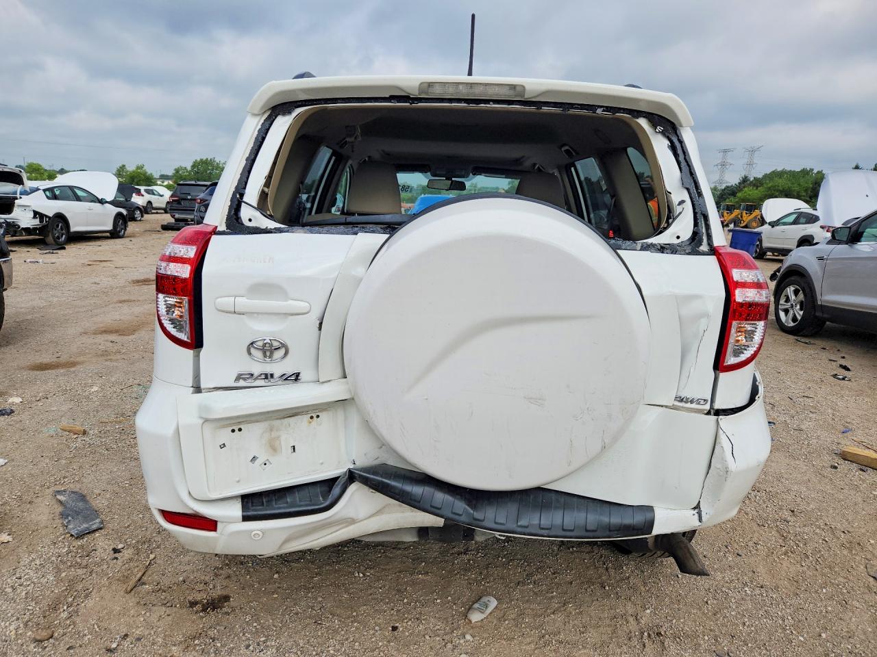 2012 Toyota Rav4 Base White vin: 2T3BF4DV4CW231861