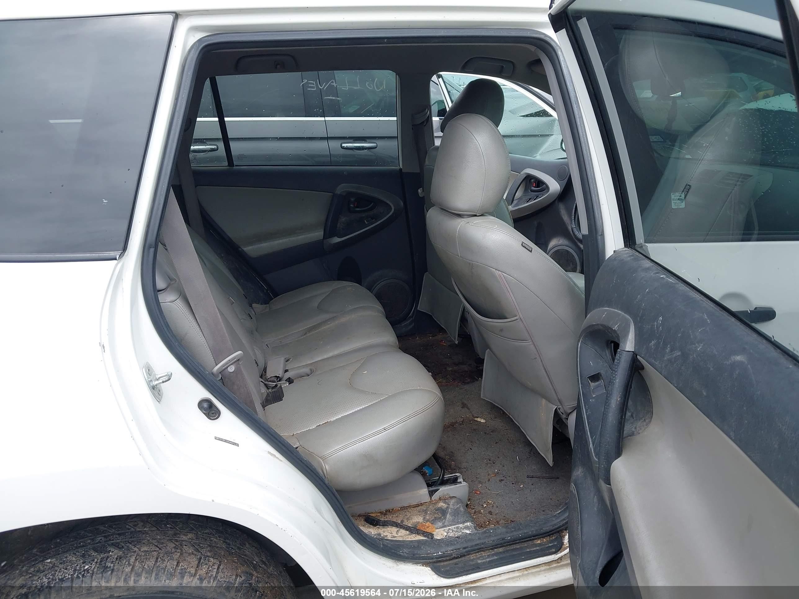 2010 Toyota Rav4   White vin: 2T3BF4DV5AW074192