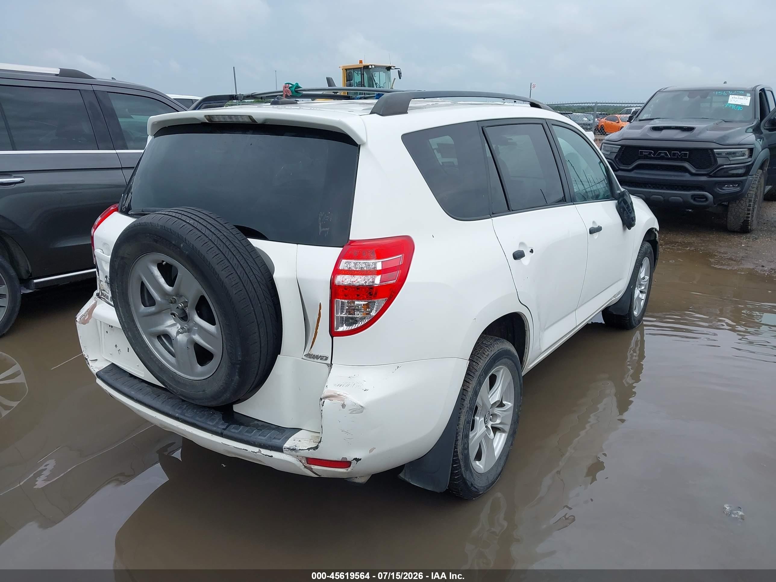 2010 Toyota Rav4   White vin: 2T3BF4DV5AW074192