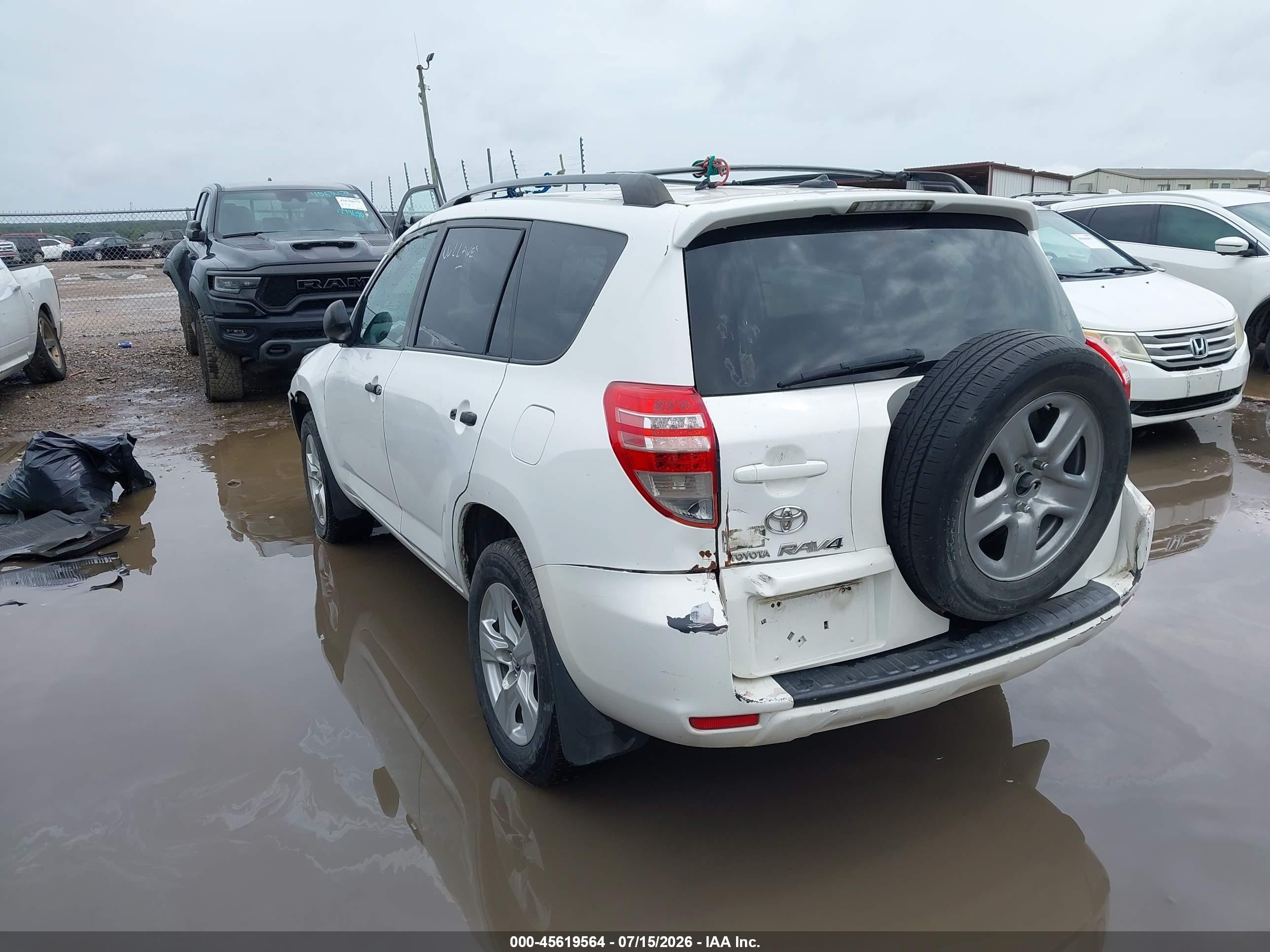 2010 Toyota Rav4   White vin: 2T3BF4DV5AW074192