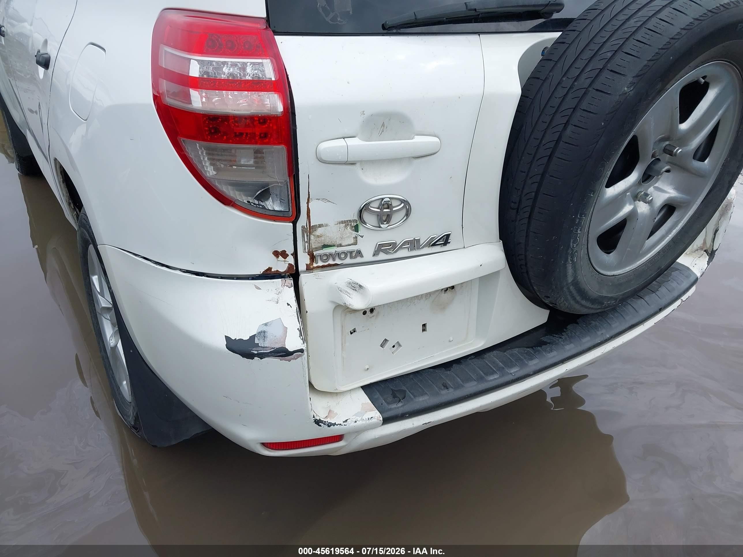 2010 Toyota Rav4   White vin: 2T3BF4DV5AW074192