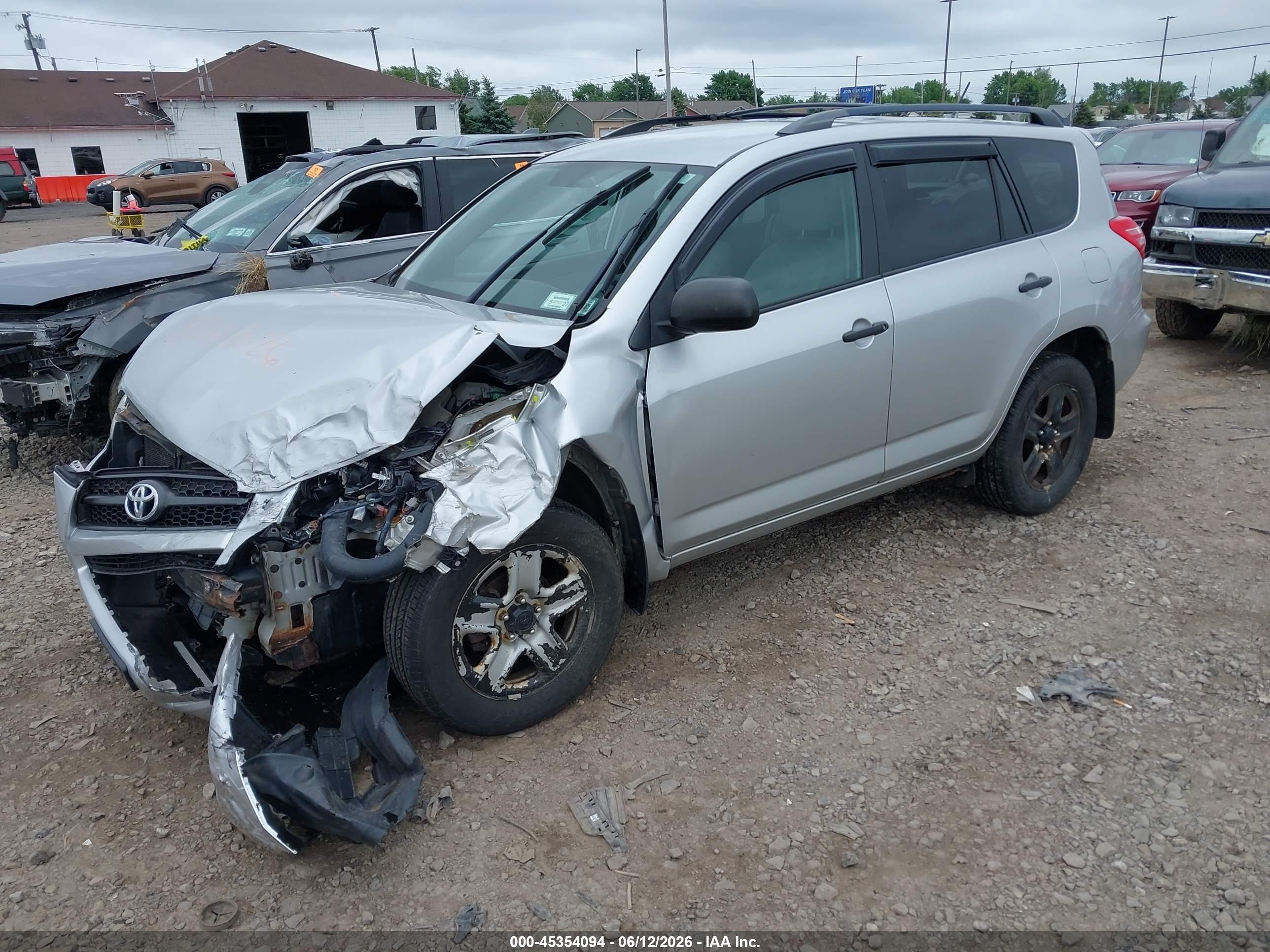 2010 Toyota Rav4   Silver vin: 2T3BF4DV5AW075603