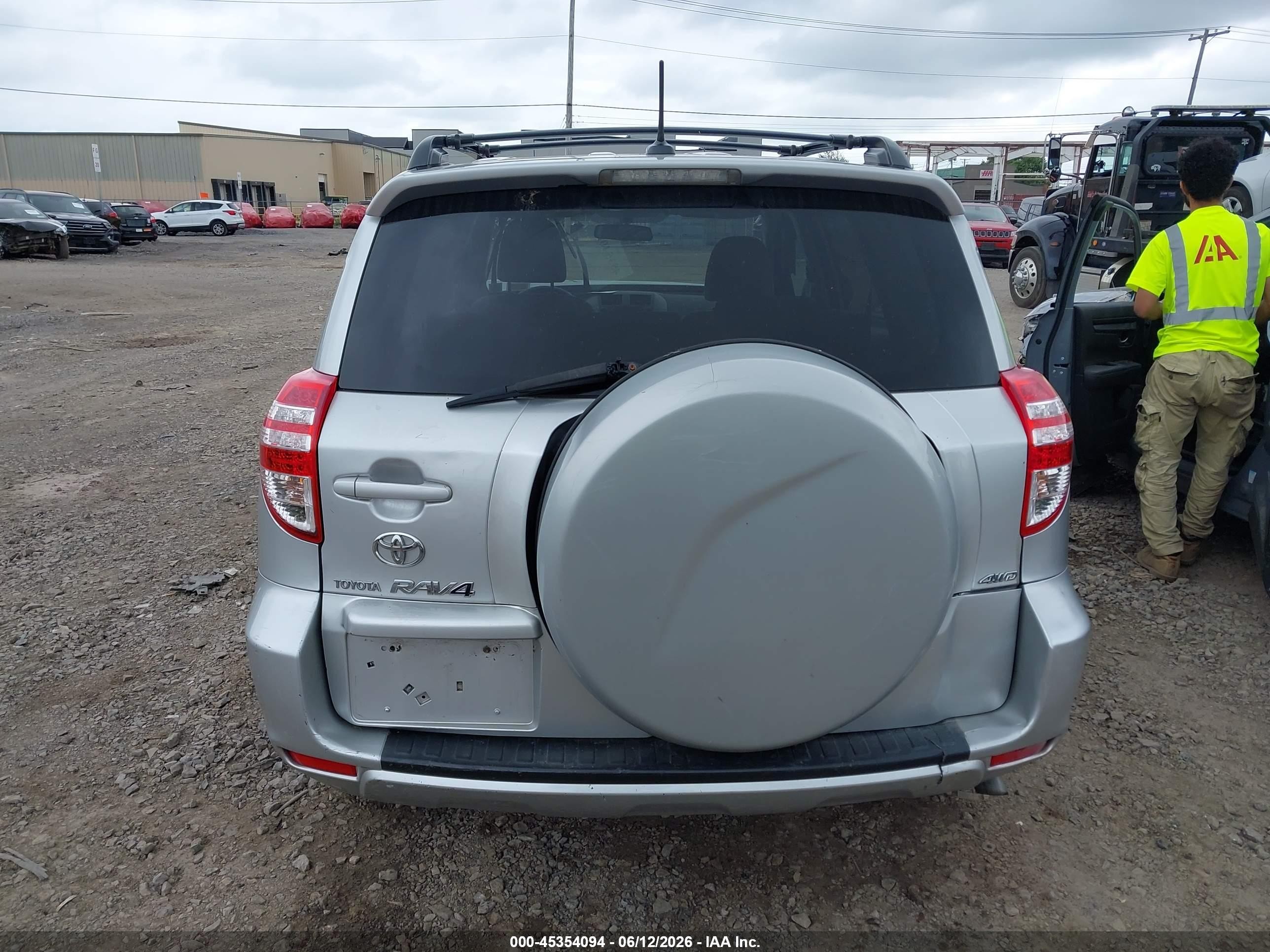 2010 Toyota Rav4   Silver vin: 2T3BF4DV5AW075603