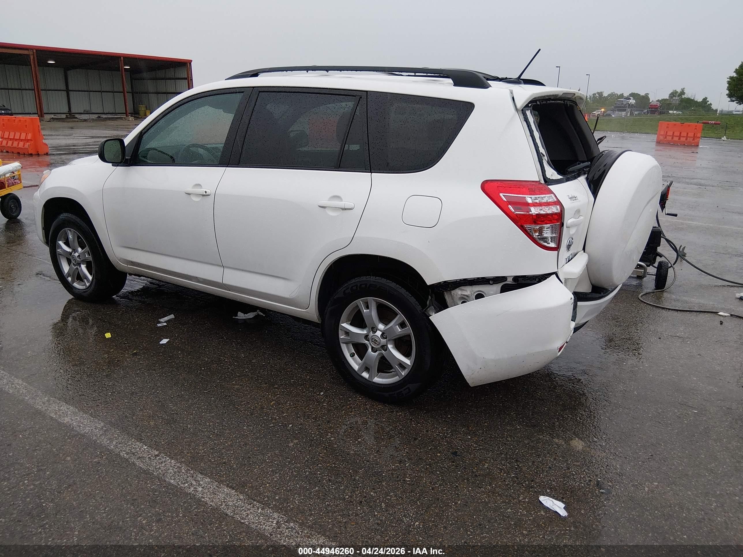 2011 Toyota Rav4   Белый vin: 2T3BF4DV5BW089812