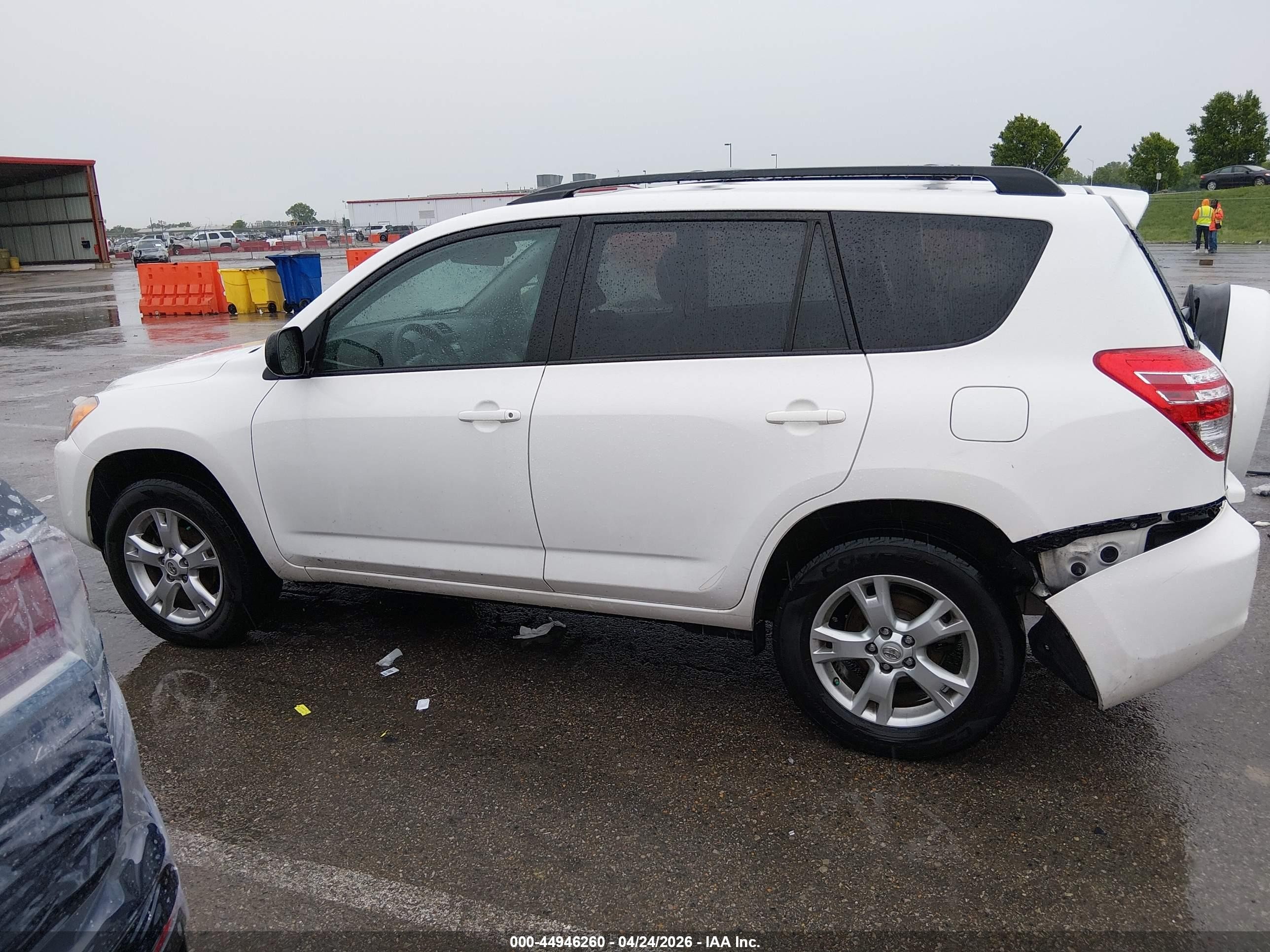 2011 Toyota Rav4   Белый vin: 2T3BF4DV5BW089812