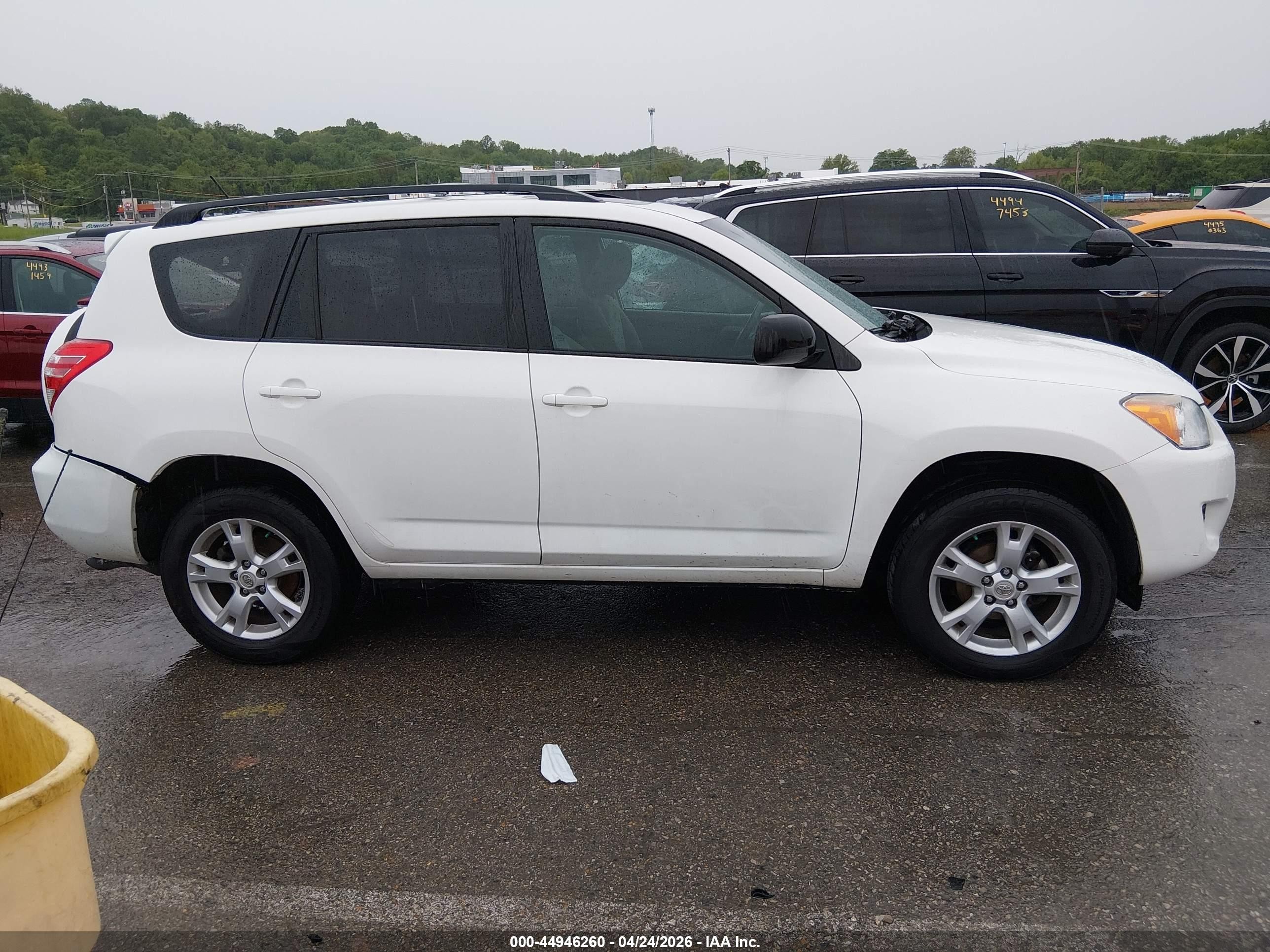 2011 Toyota Rav4   Белый vin: 2T3BF4DV5BW089812