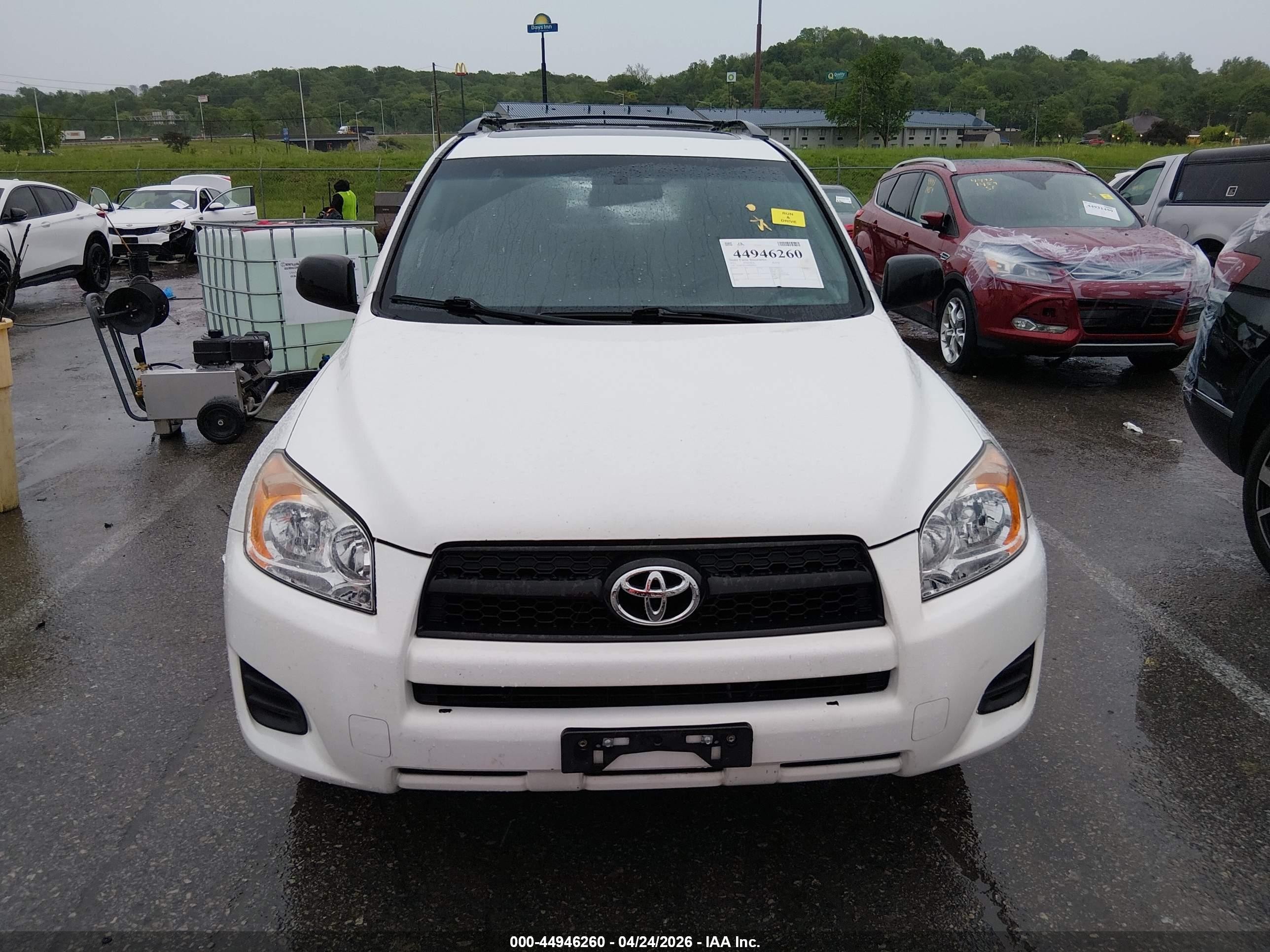 2011 Toyota Rav4   Белый vin: 2T3BF4DV5BW089812