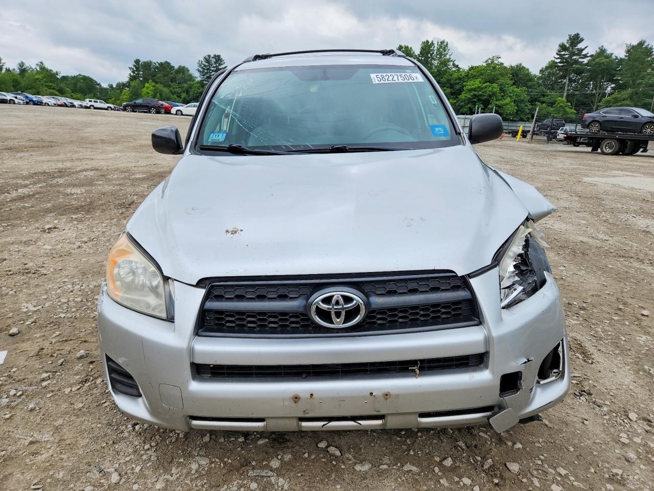 2011 Toyota Rav4 Base Silver vin: 2T3BF4DV5BW097408