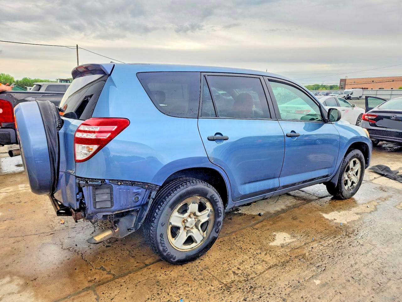 2011 Toyota Rav4 Base Blue vin: 2T3BF4DV5BW105331