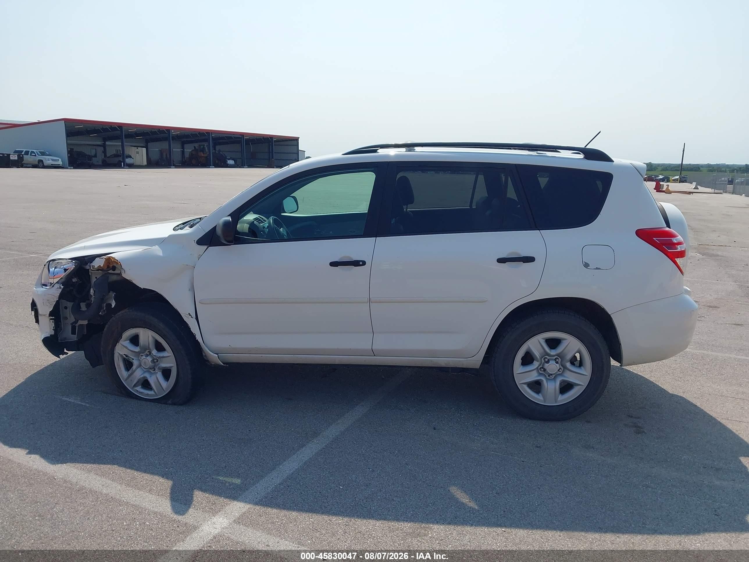 2011 Toyota Rav4   Белый vin: 2T3BF4DV5BW119164
