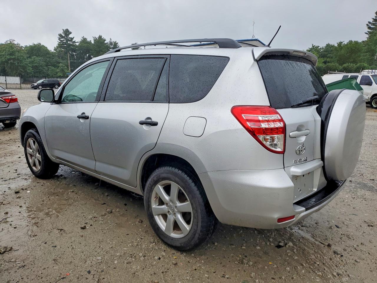 2011 Toyota Rav4 Base Silver vin: 2T3BF4DV5BW137289