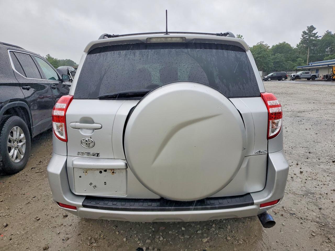 2011 Toyota Rav4 Base Silver vin: 2T3BF4DV5BW137289