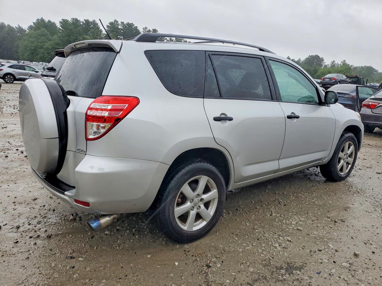 2011 Toyota Rav4 Base Silver vin: 2T3BF4DV5BW137289