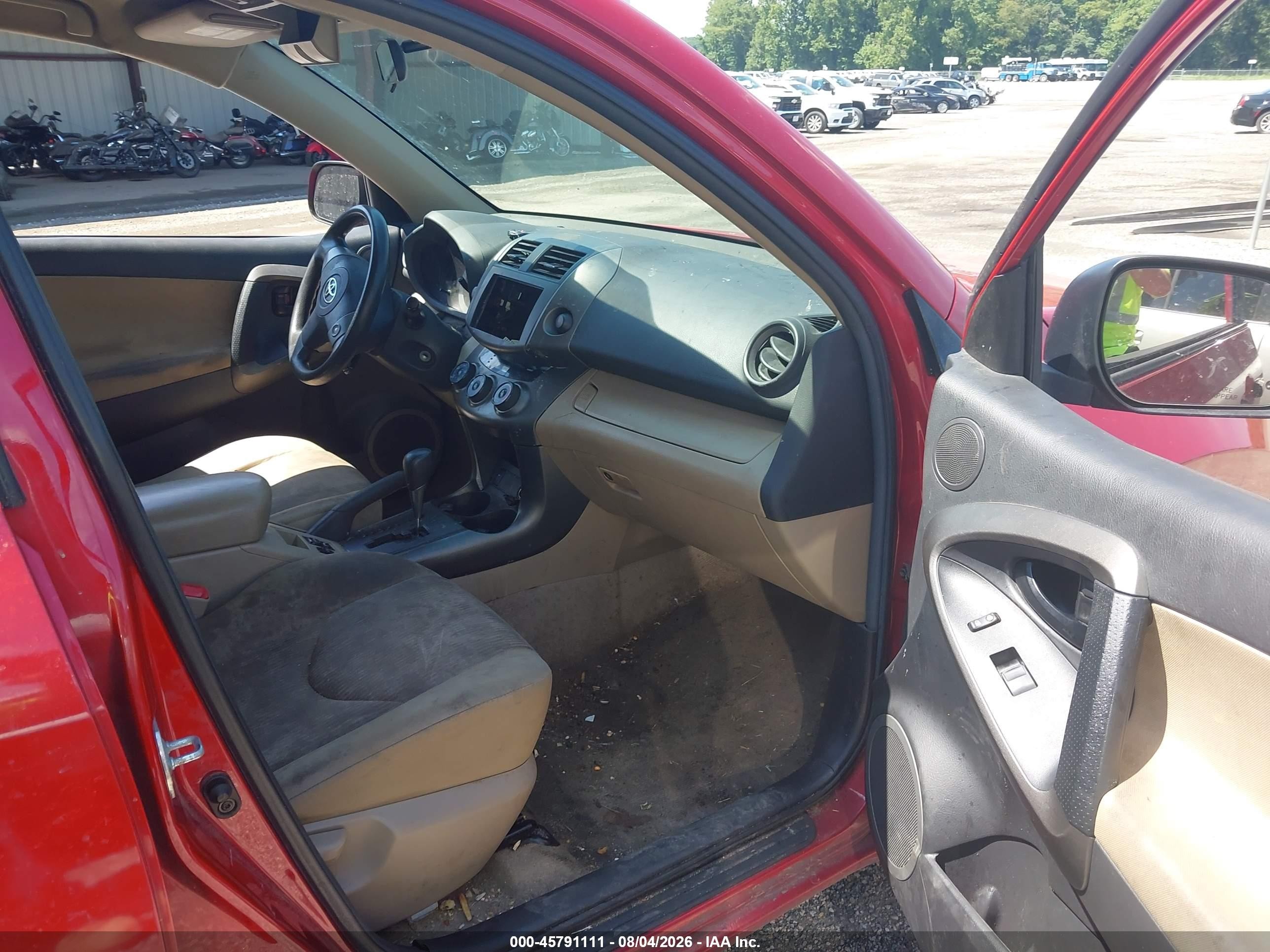 2011 Toyota Rav4   Red vin: 2T3BF4DV5BW140547