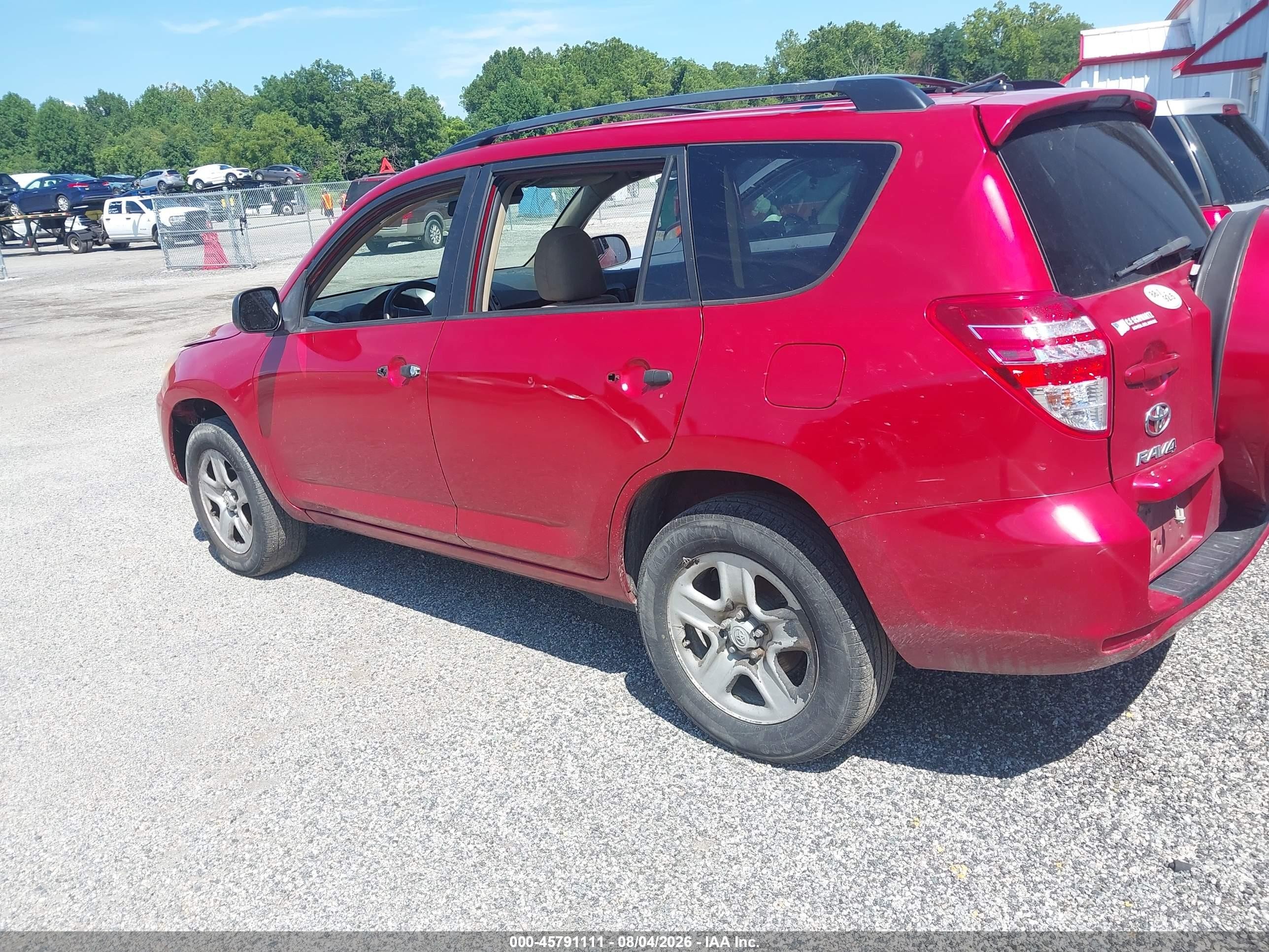 2011 Toyota Rav4   Red vin: 2T3BF4DV5BW140547