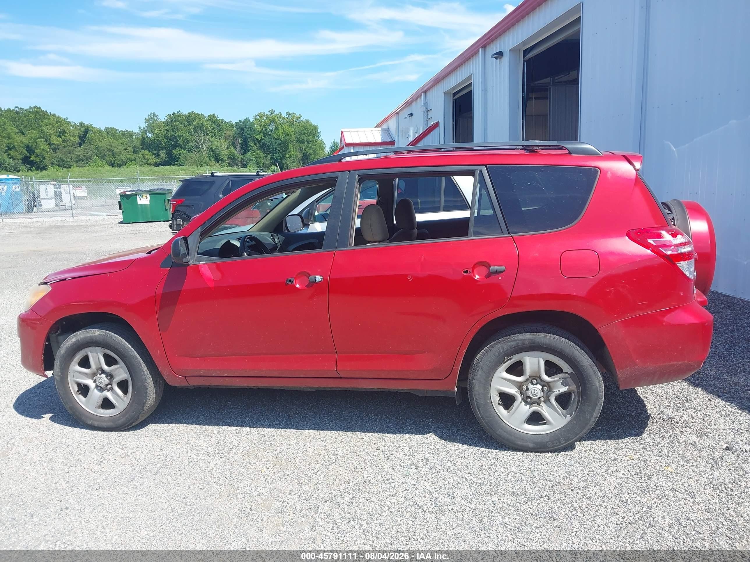 2011 Toyota Rav4   Red vin: 2T3BF4DV5BW140547