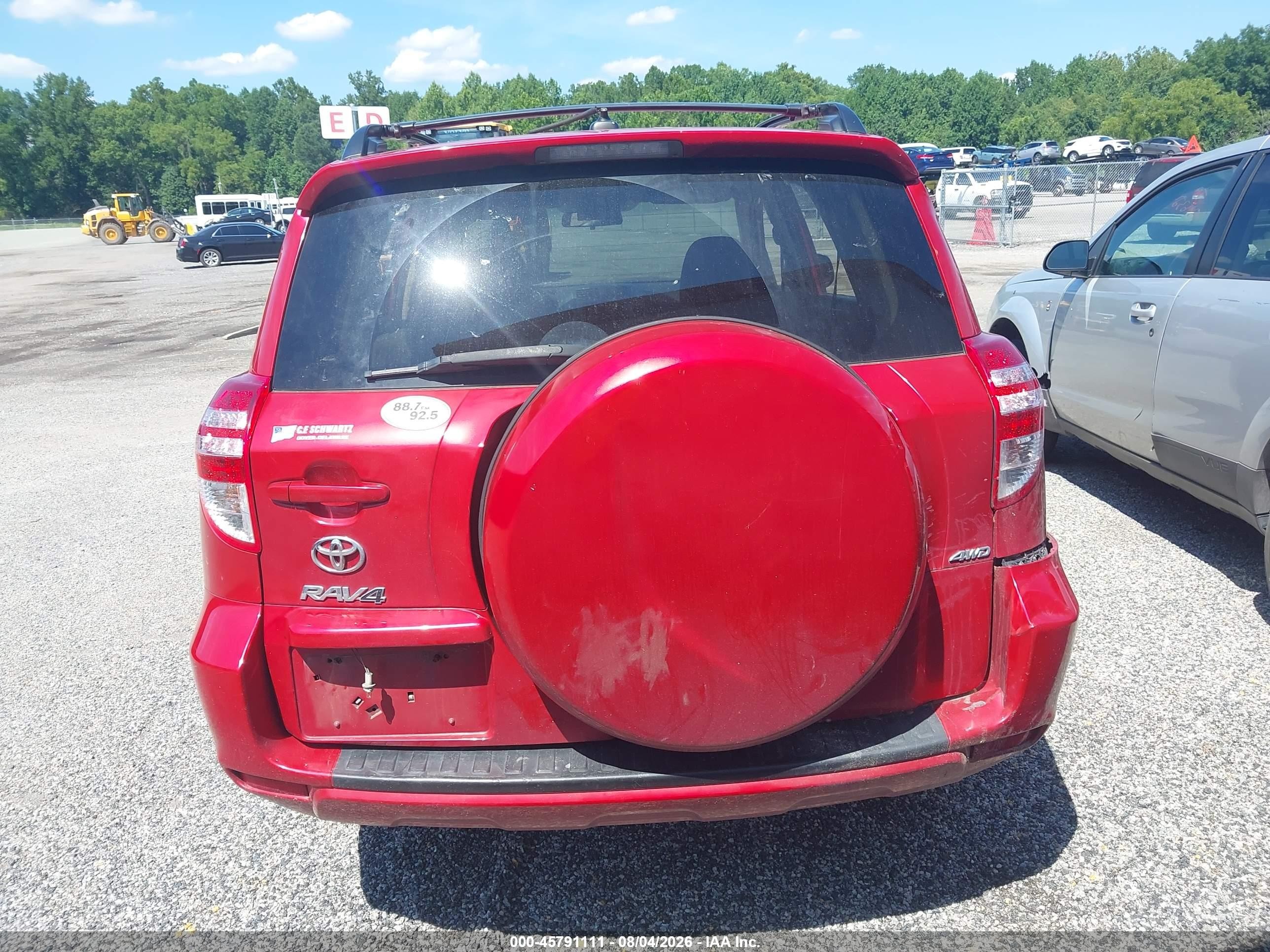 2011 Toyota Rav4   Red vin: 2T3BF4DV5BW140547