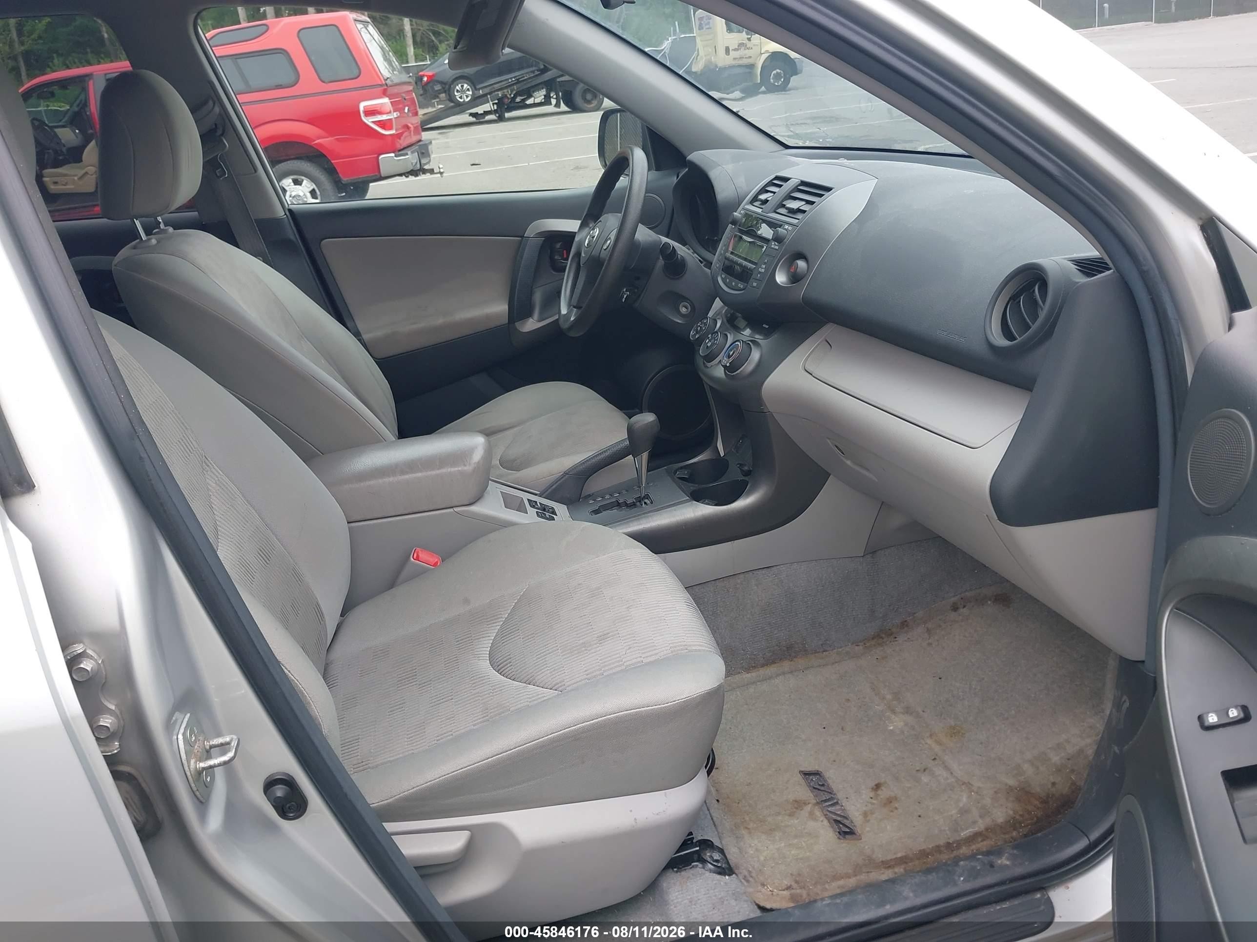 2011 Toyota Rav4   Silver vin: 2T3BF4DV5BW175315