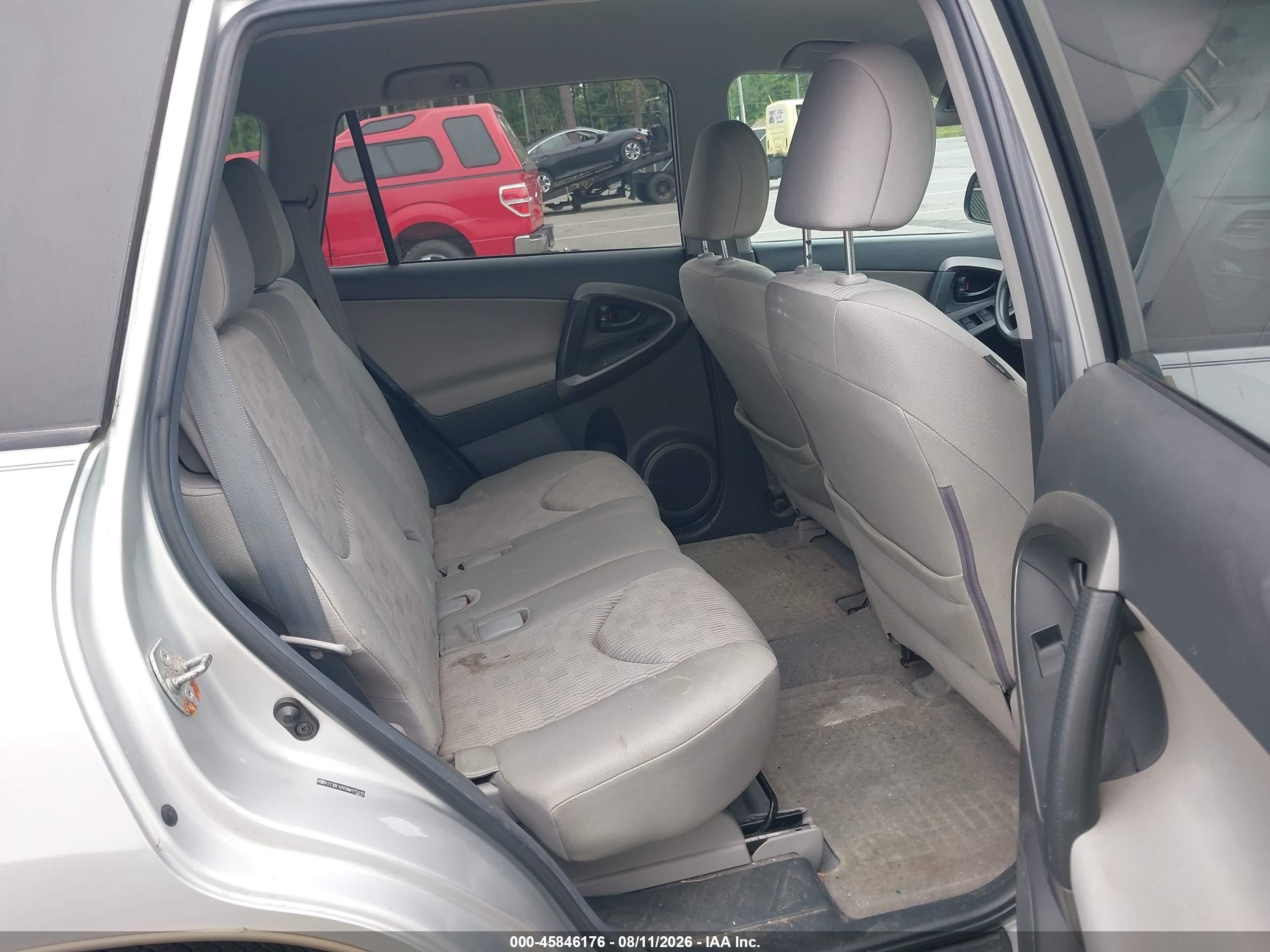2011 Toyota Rav4   Silver vin: 2T3BF4DV5BW175315