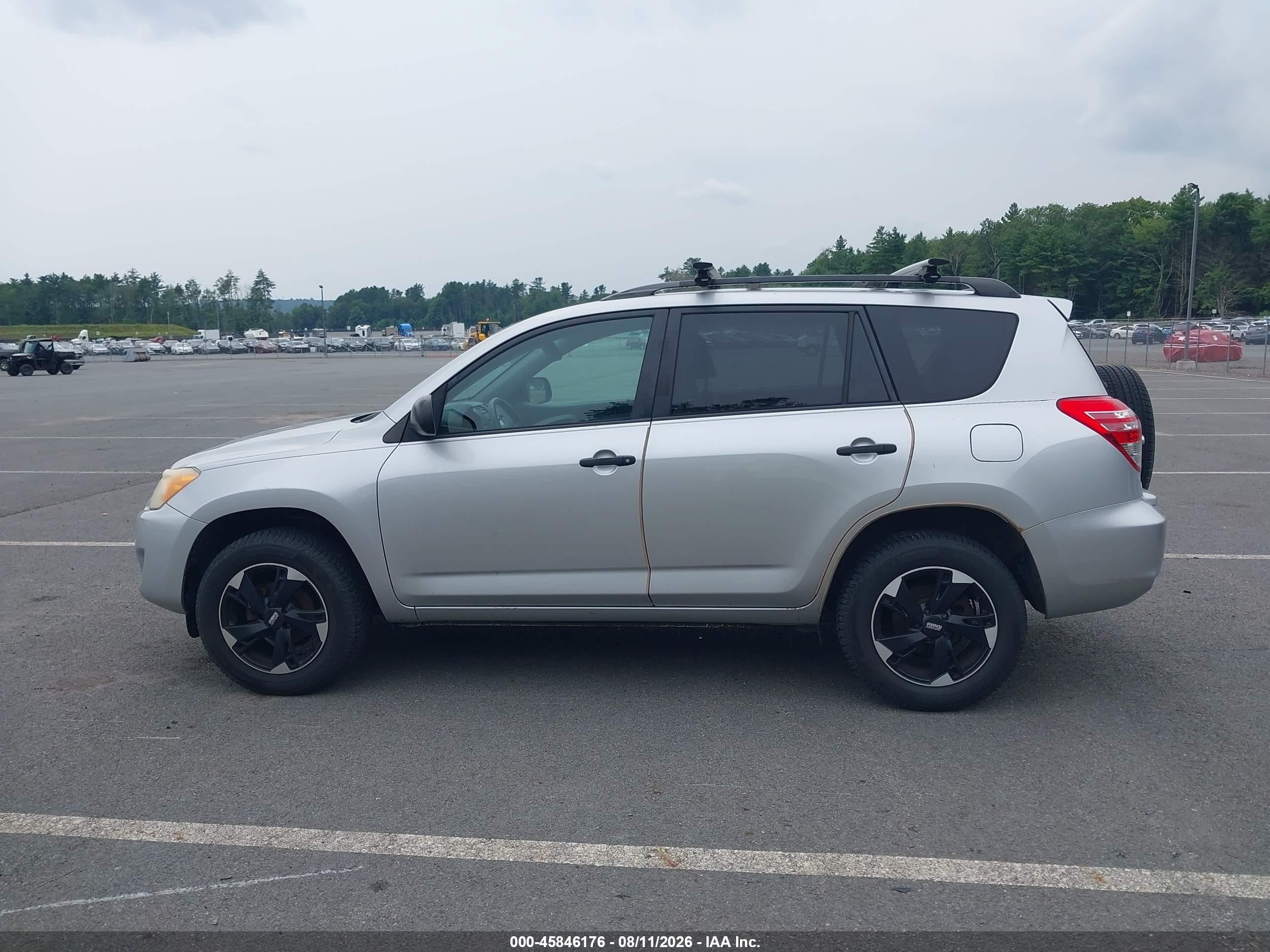 2011 Toyota Rav4   Silver vin: 2T3BF4DV5BW175315