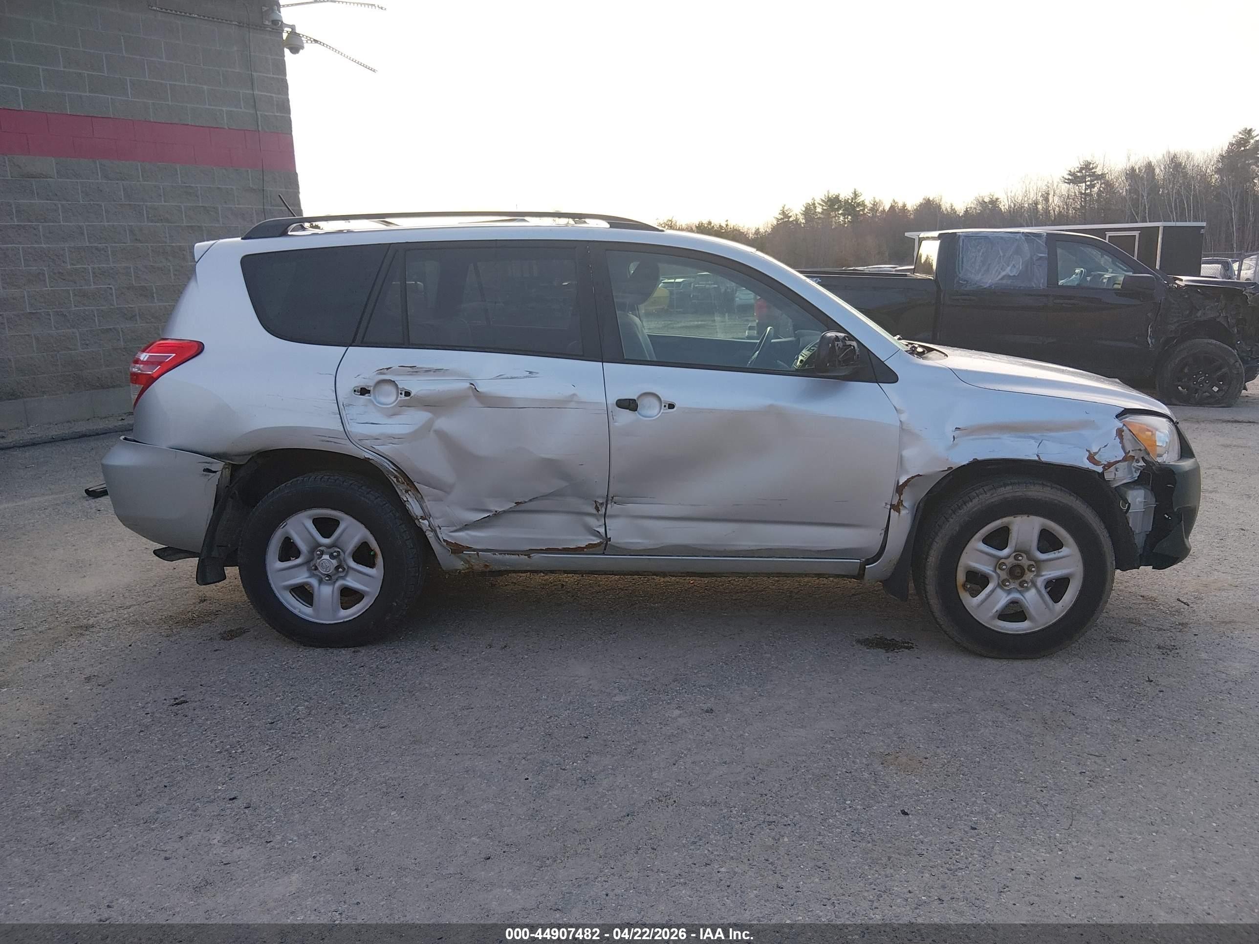 2012 Toyota Rav4   Silver vin: 2T3BF4DV5CW225261