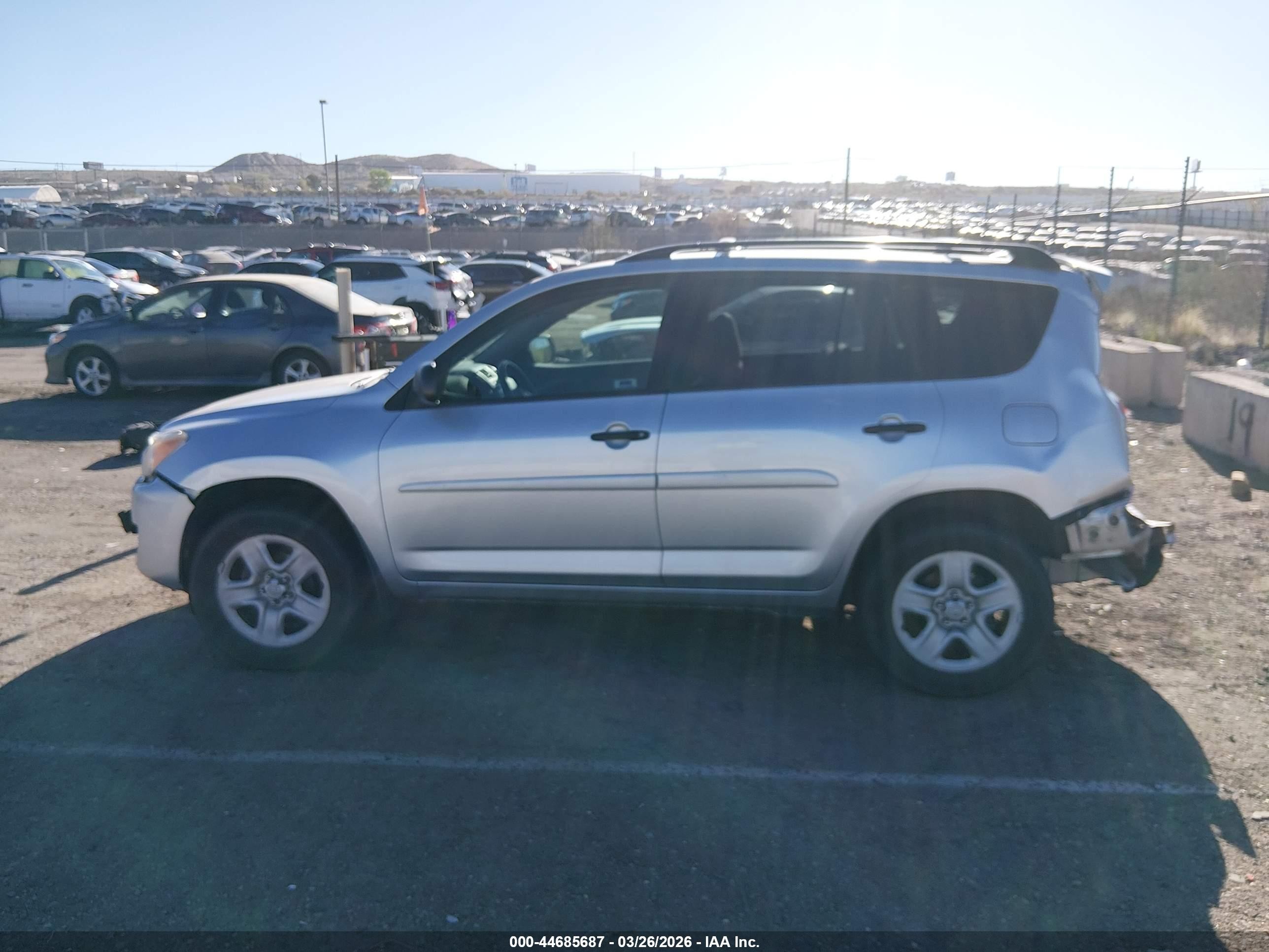 2012 Toyota Rav4   Silver vin: 2T3BF4DV5CW257062