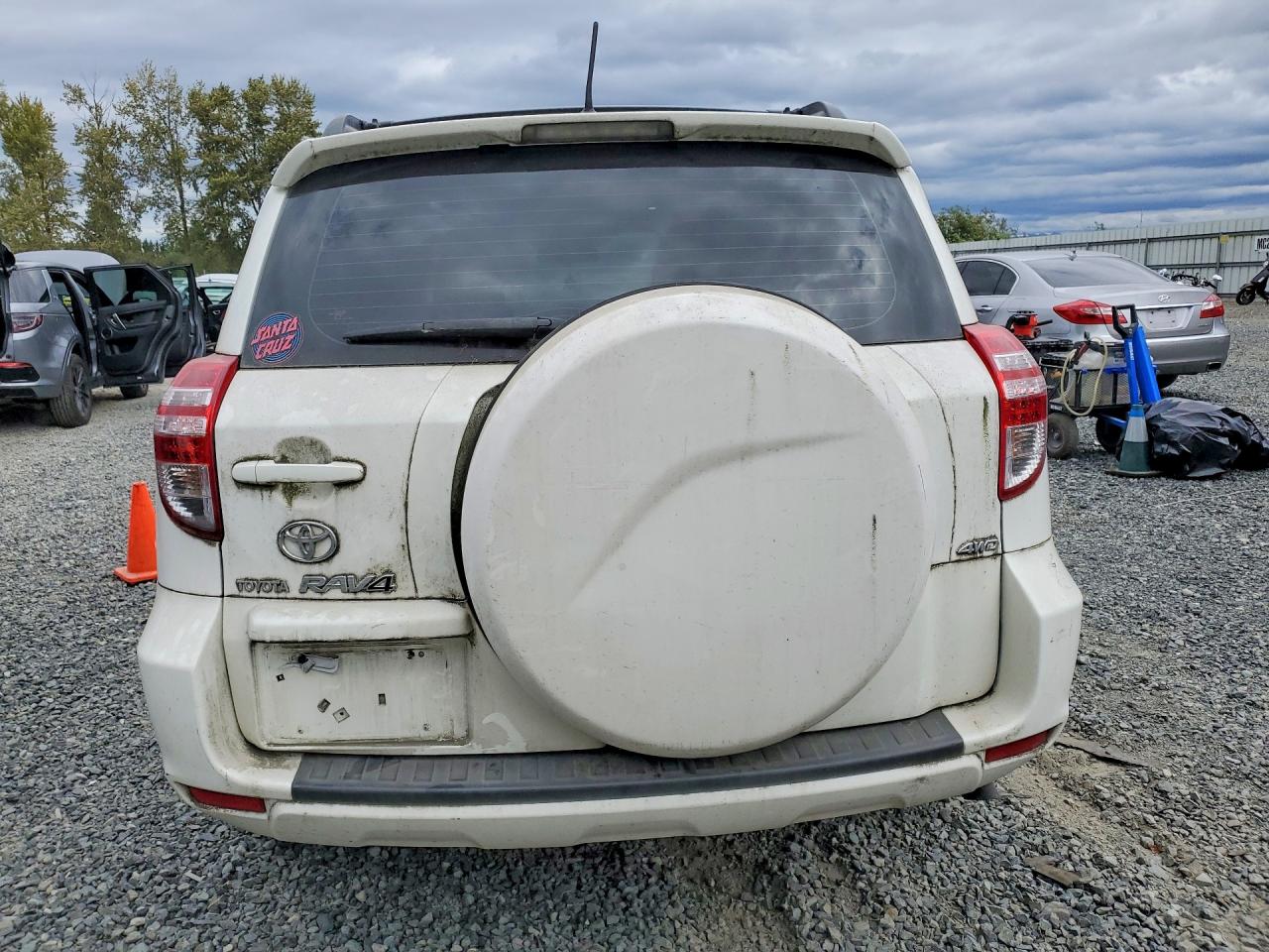 2010 Toyota Rav4 Base White vin: 2T3BF4DV6AW033408