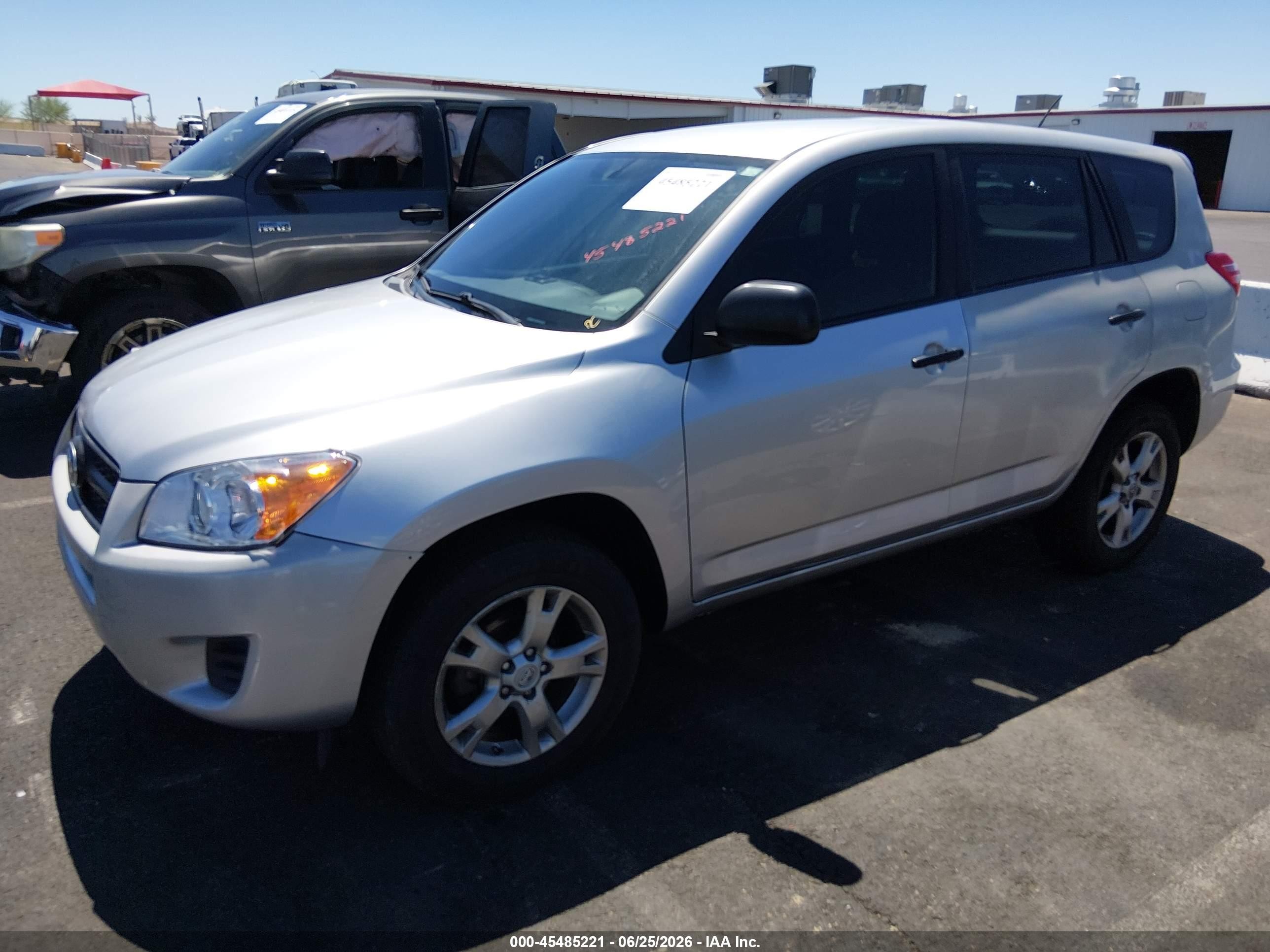 2010 Toyota Rav4   Серебряный vin: 2T3BF4DV6AW057367